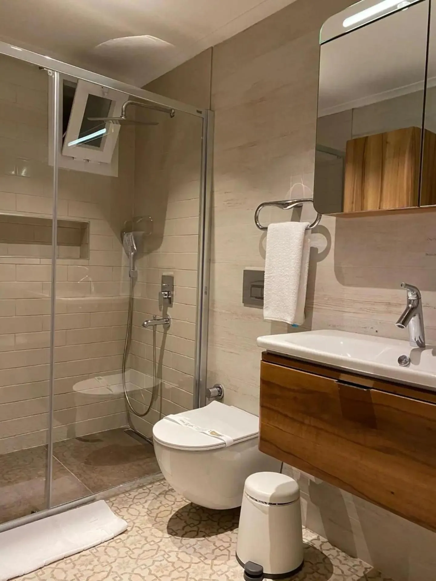 Bathroom in Azka Hotel