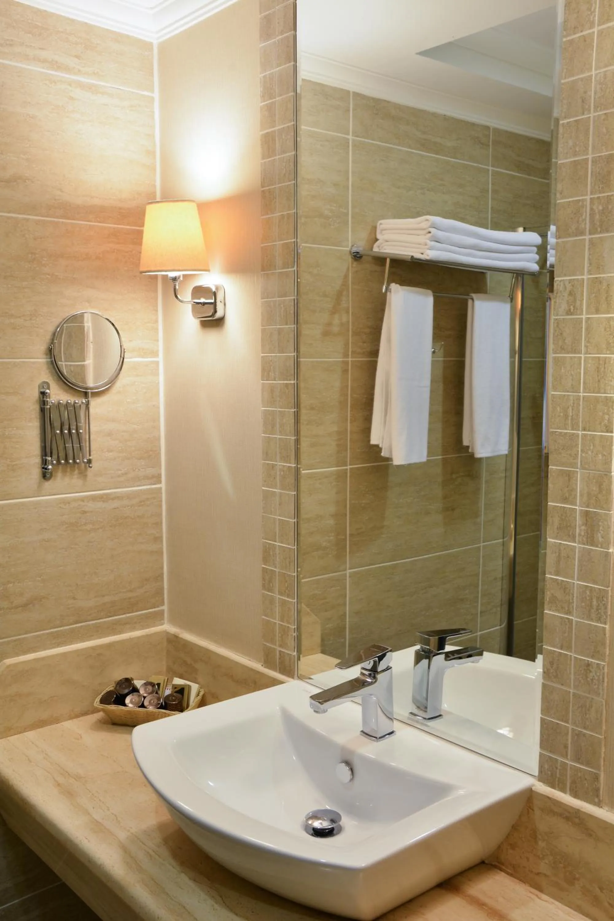 Bathroom in Azka Hotel