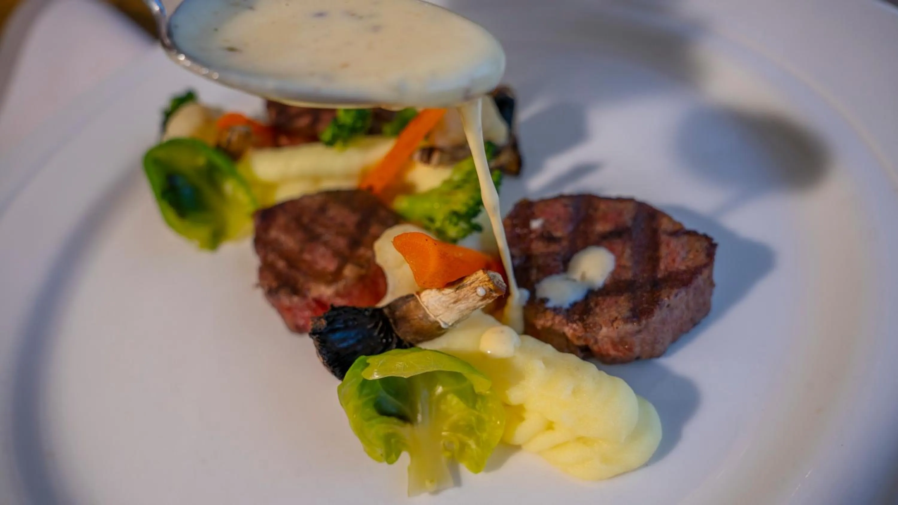 Food and drinks in Azka Hotel