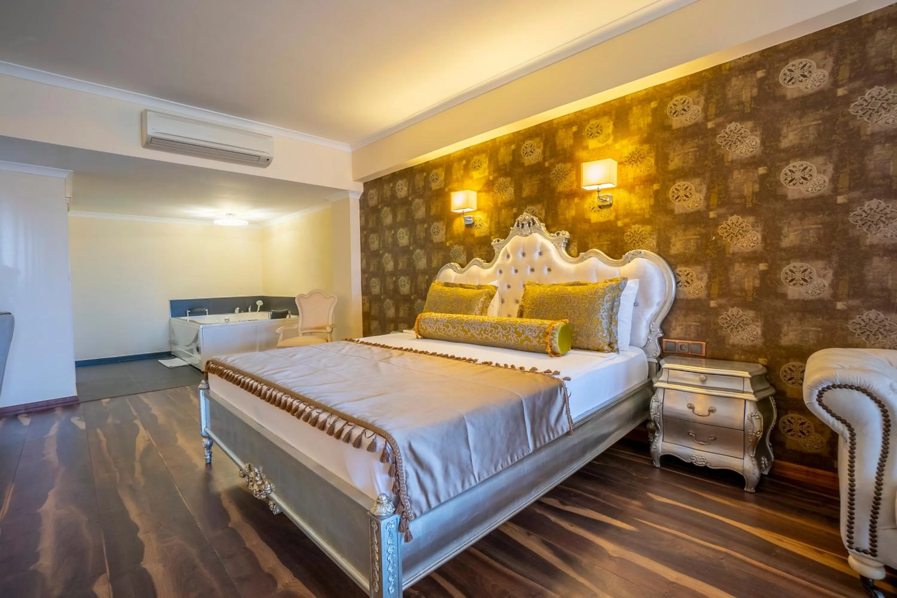 Photo of the whole room, Bed in Azka Hotel