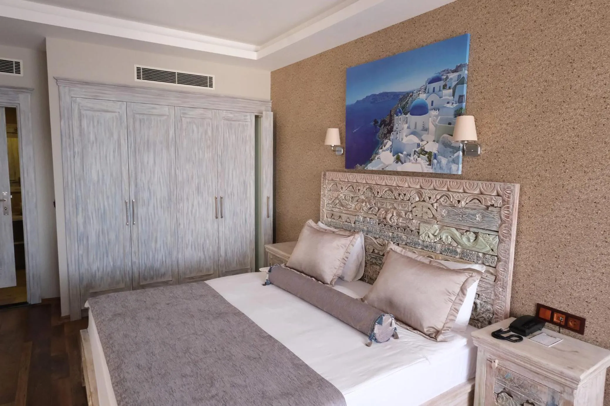 Photo of the whole room, Bed in Azka Hotel