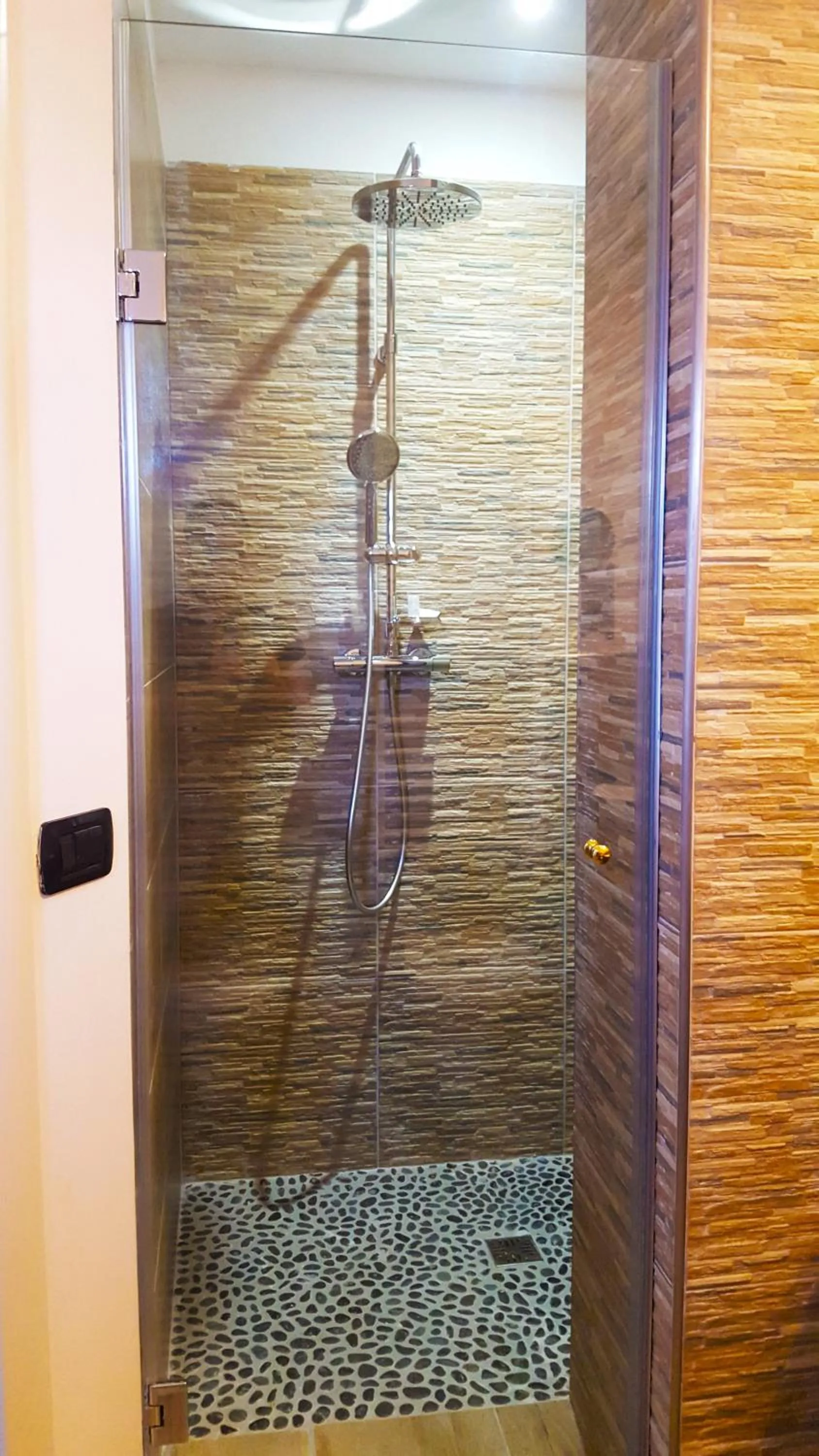 Shower in Attico Barocco