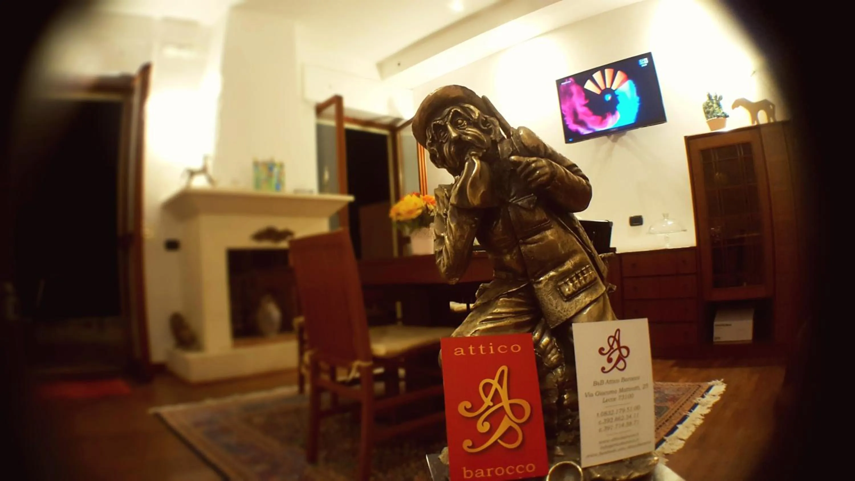 Communal lounge/ TV room in Attico Barocco