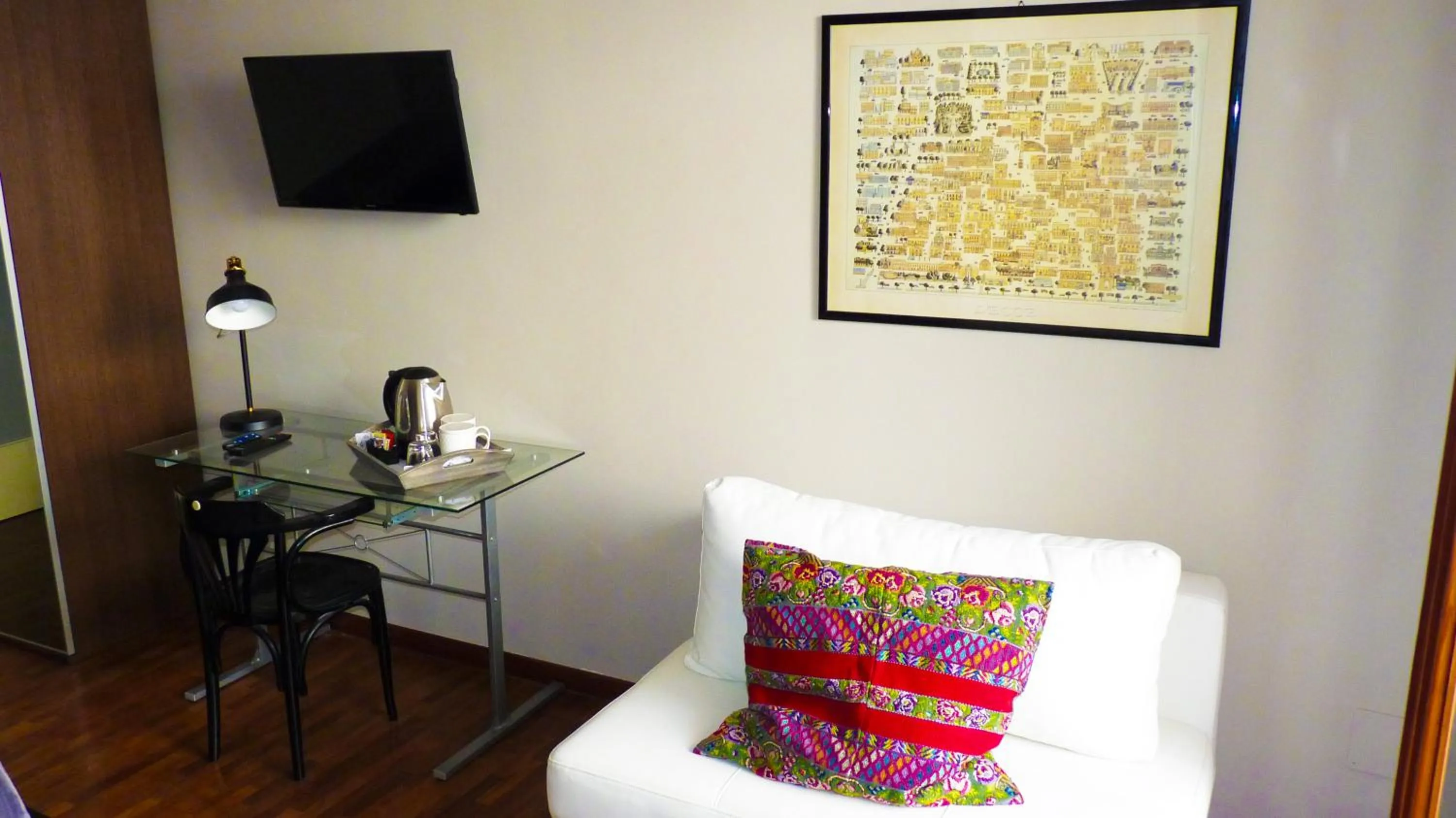 TV and multimedia in Attico Barocco