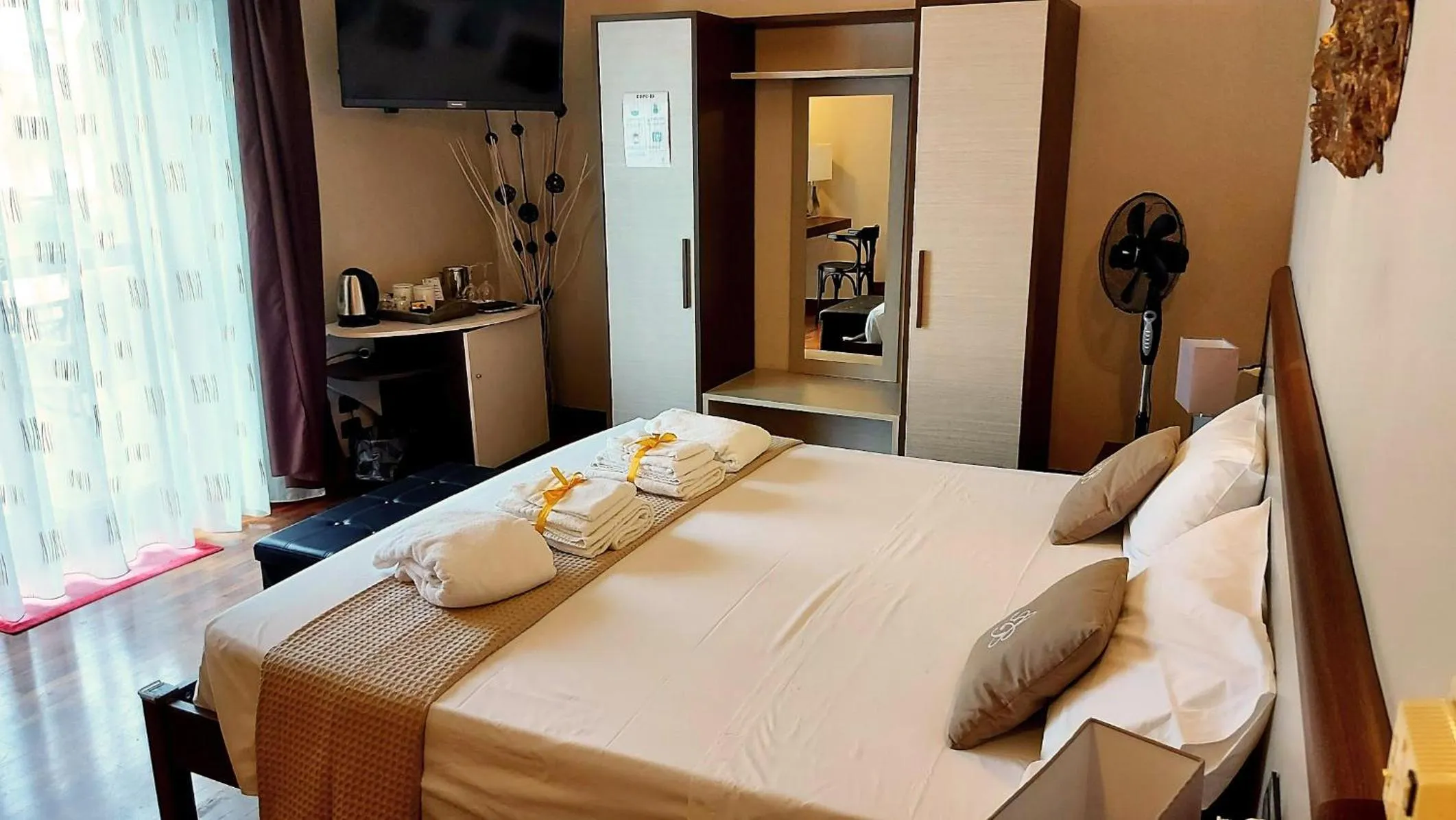 Photo of the whole room, Bed in Attico Barocco