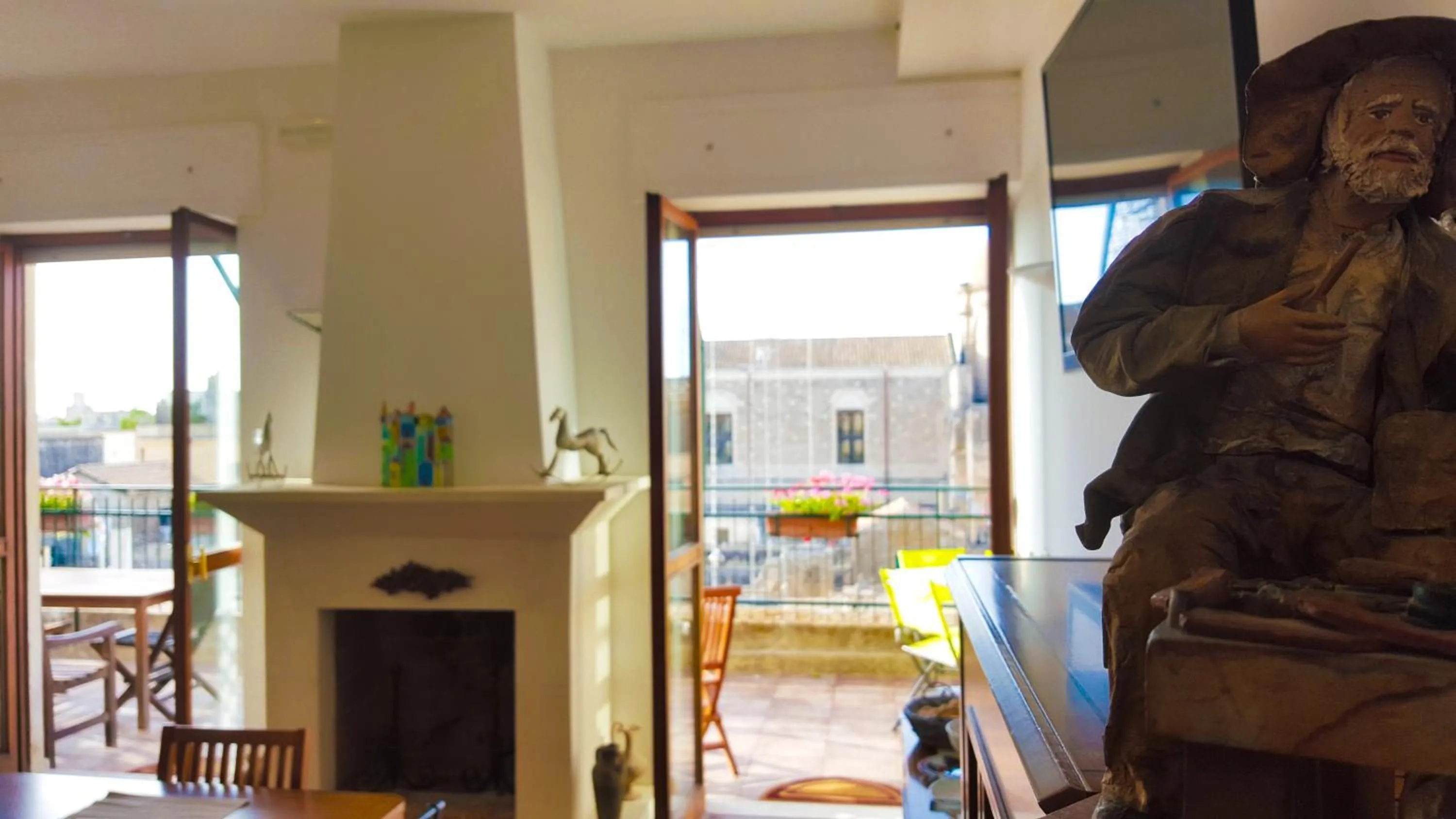 Communal lounge/ TV room in Attico Barocco