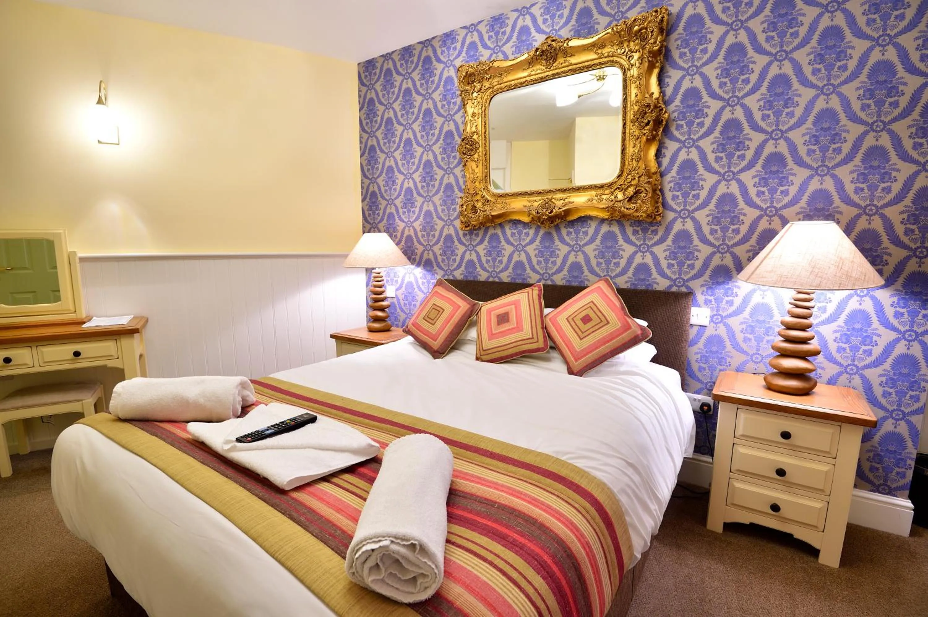 Bedroom, Bed in The Green Dragon