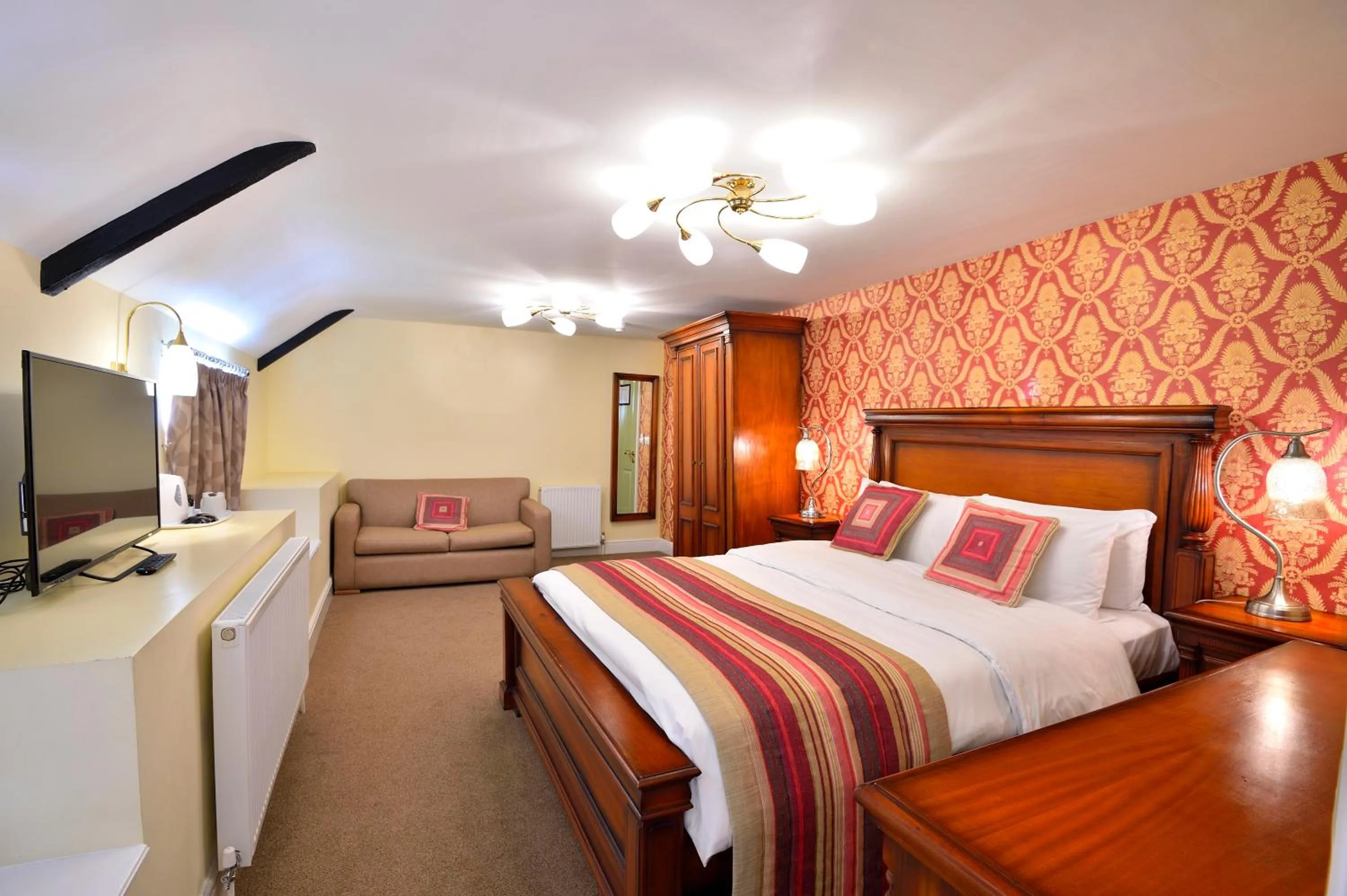 Bedroom, Bed in The Green Dragon