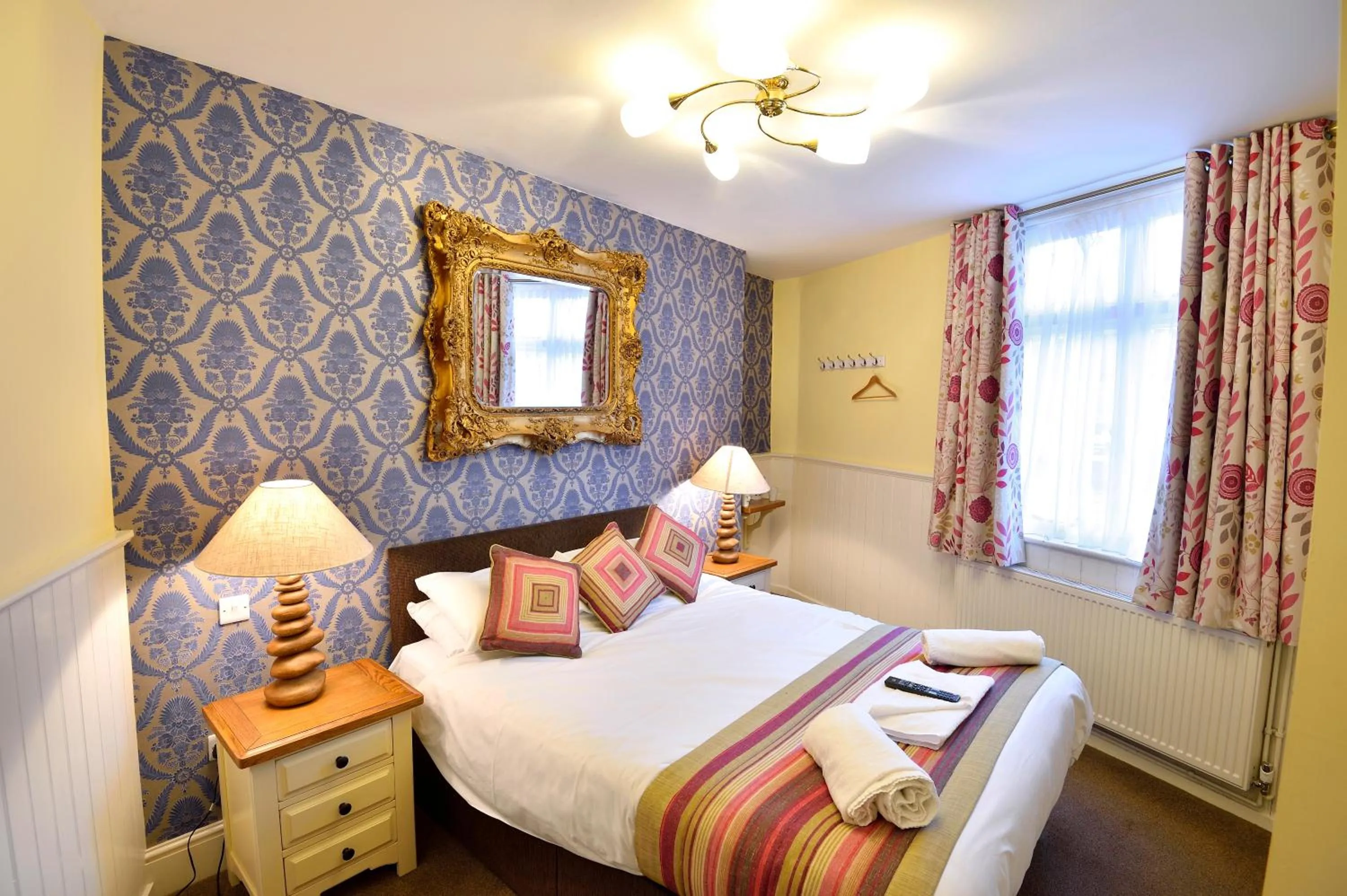 Bedroom, Bed in The Green Dragon