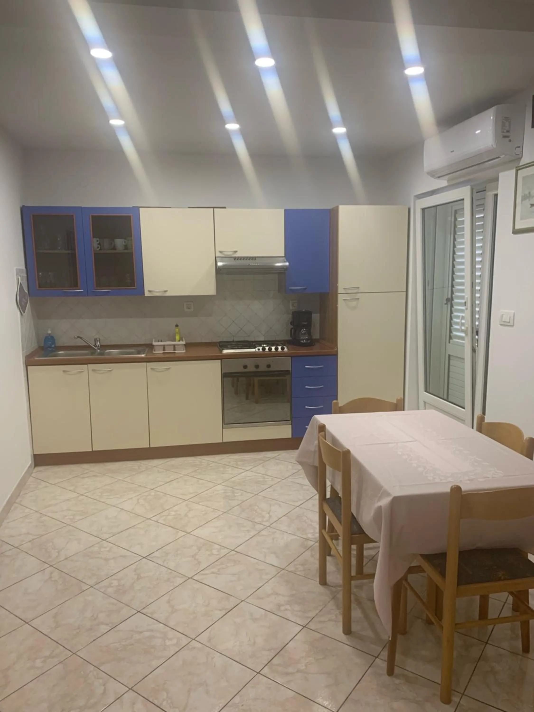 Kitchen or kitchenette in Skunca’s house