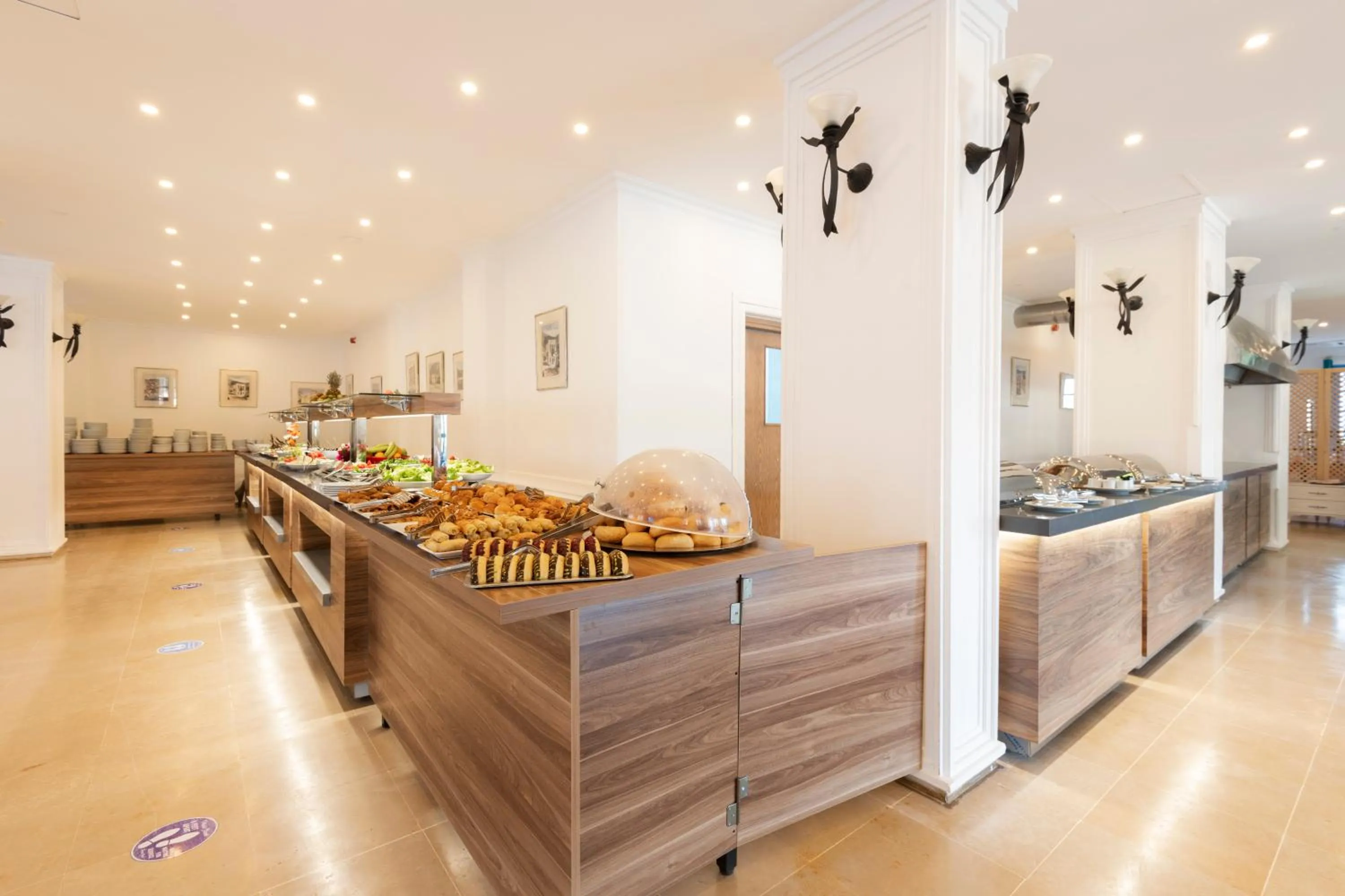 Restaurant/places to eat in Soothe Hotel