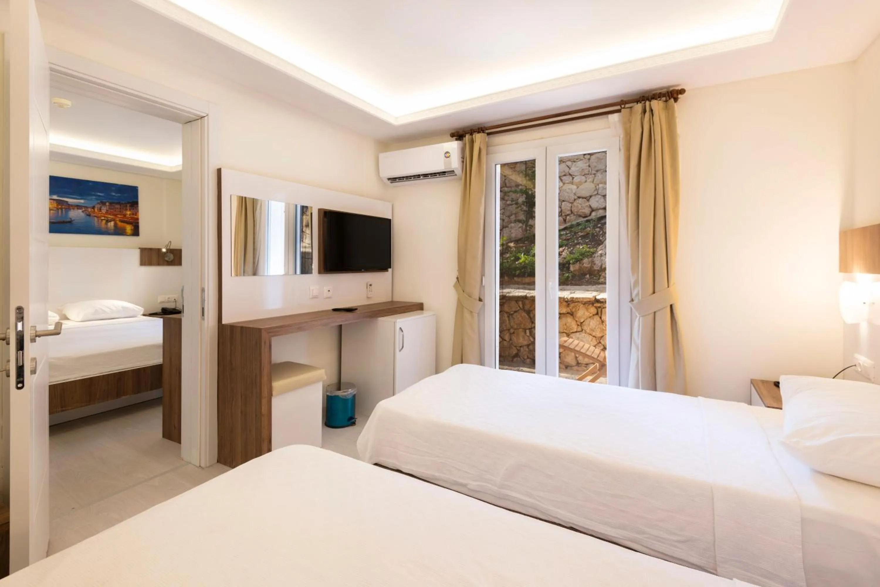 Photo of the whole room, Bed in Soothe Hotel