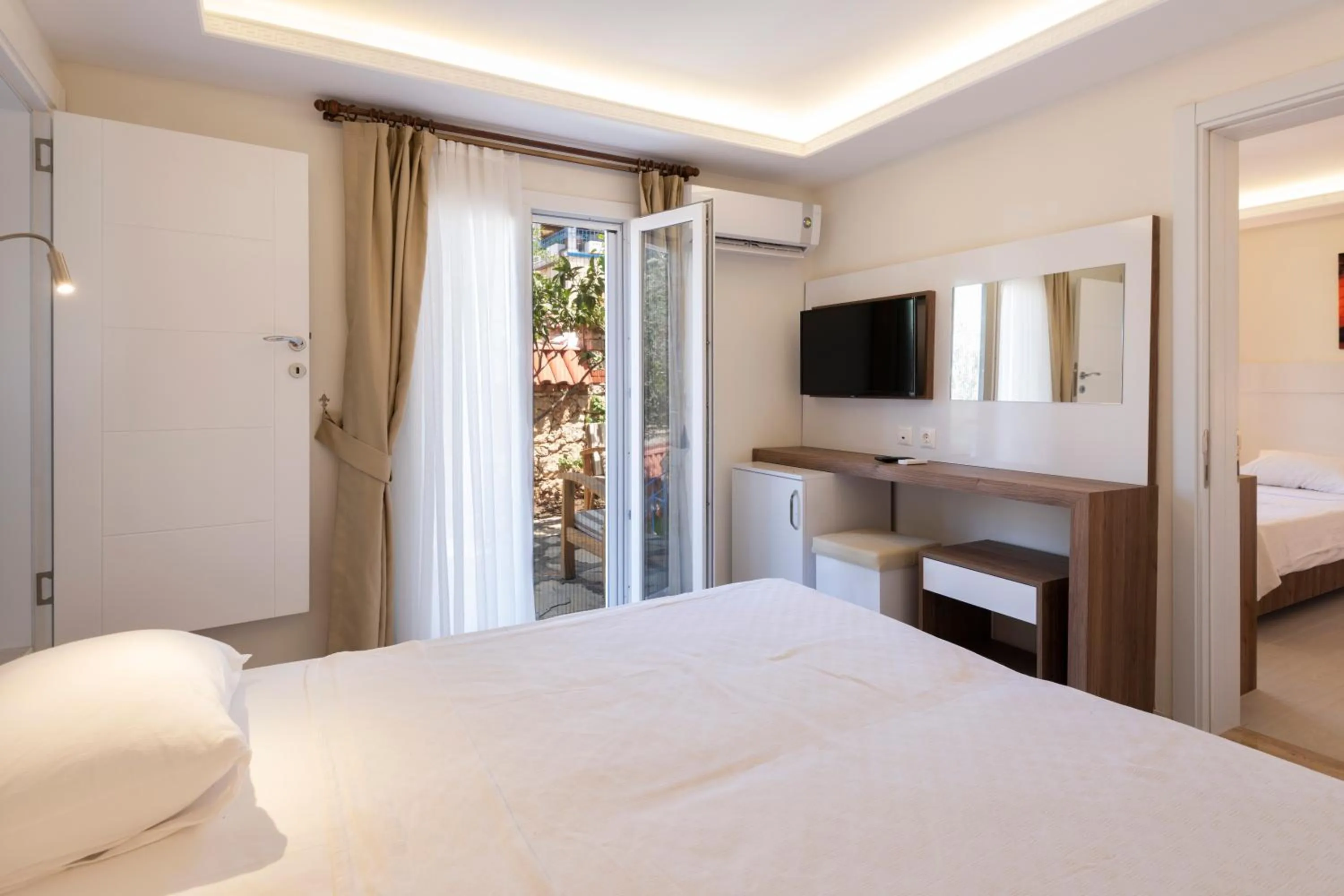 Photo of the whole room, Bed in Soothe Hotel