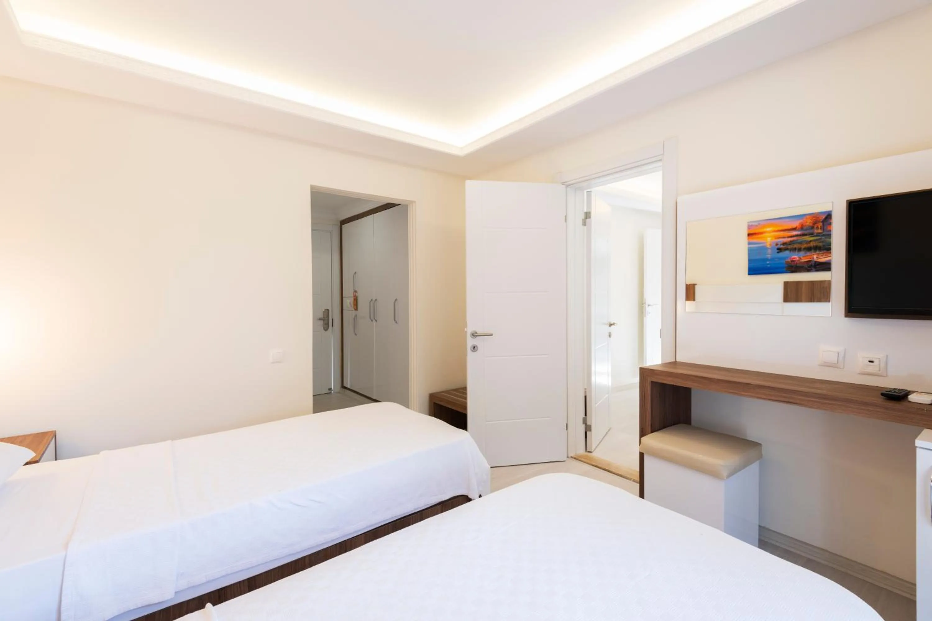 Photo of the whole room, Bed in Soothe Hotel