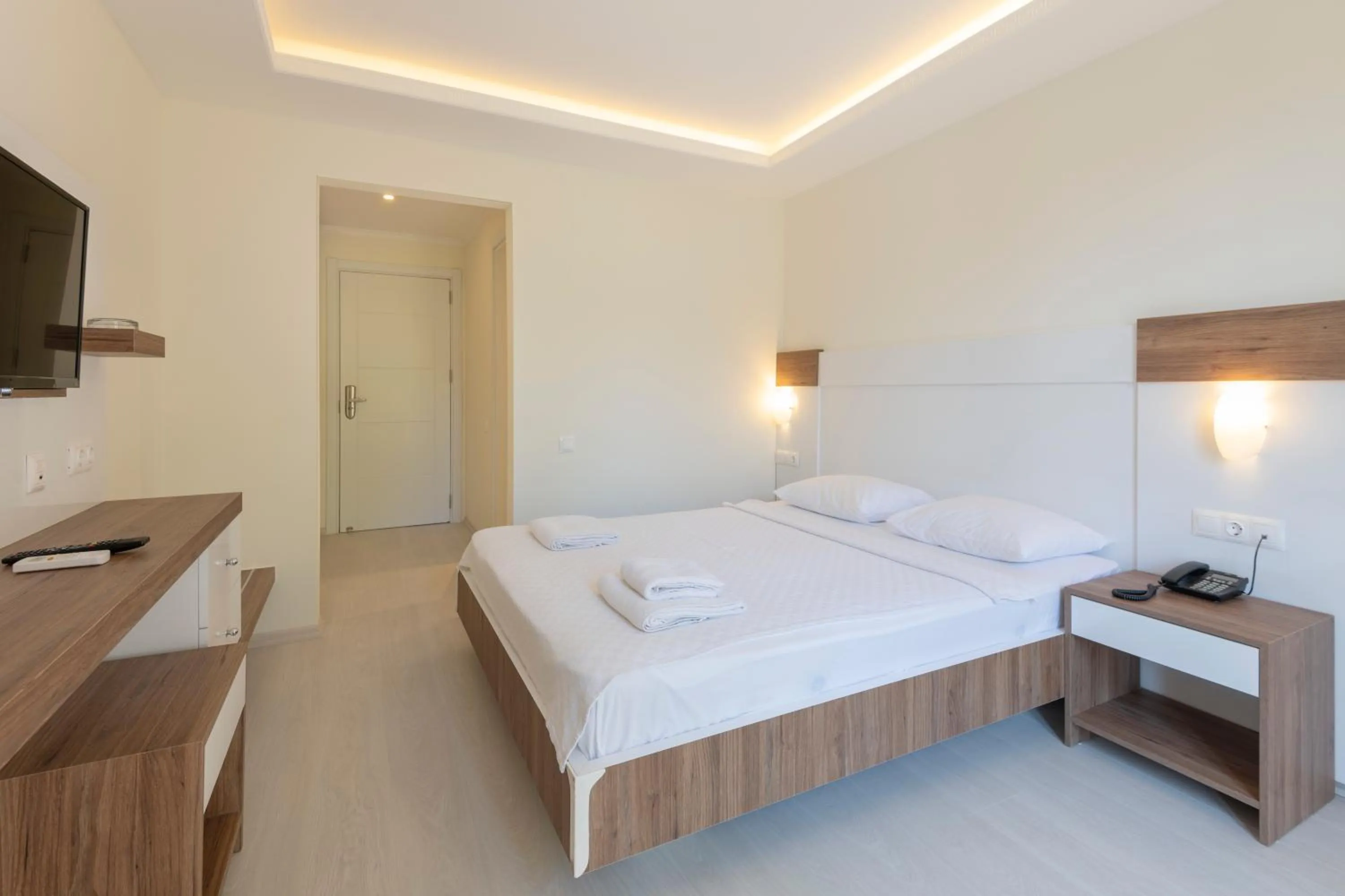 Photo of the whole room, Bed in Soothe Hotel