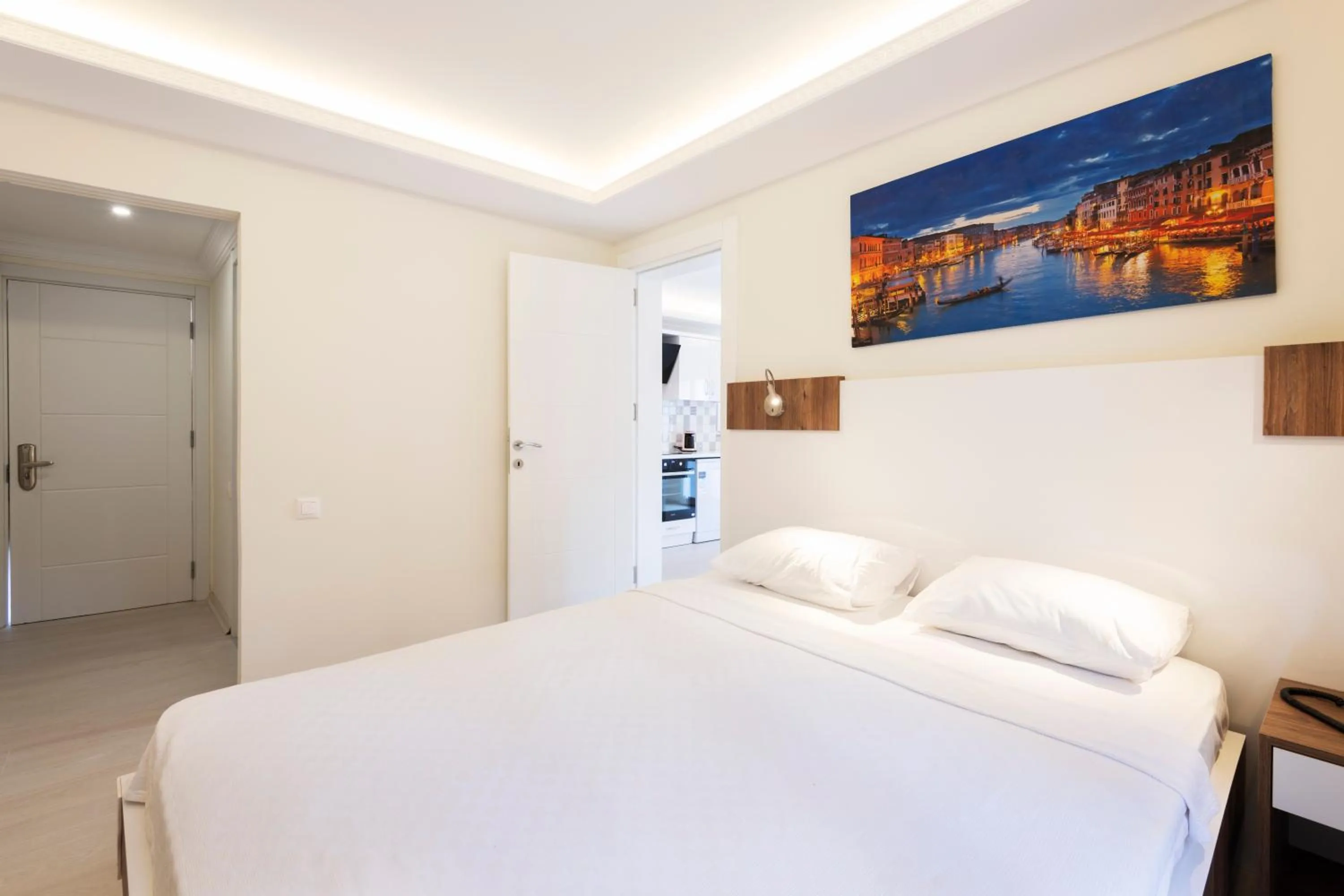 Photo of the whole room, Bed in Soothe Hotel