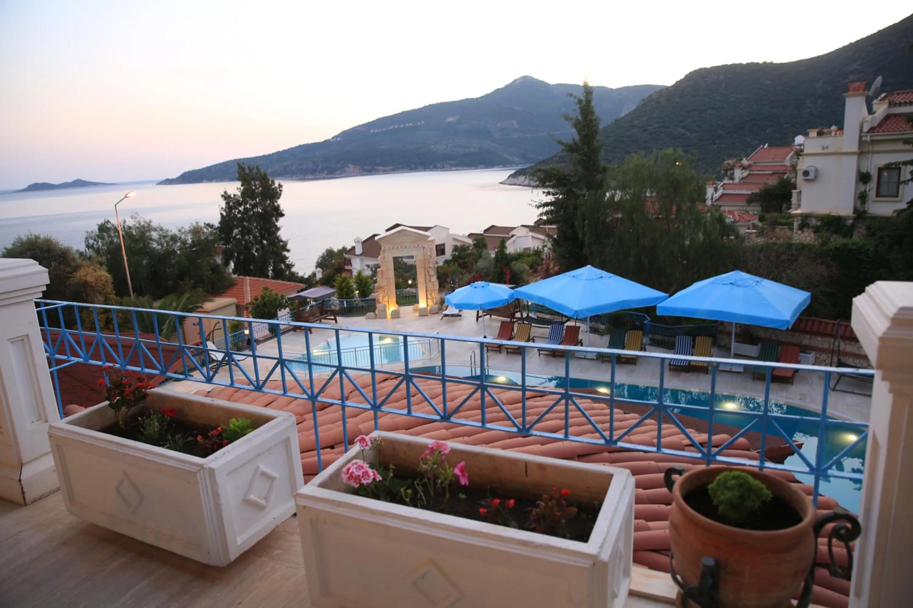 Restaurant/places to eat in Soothe Hotel