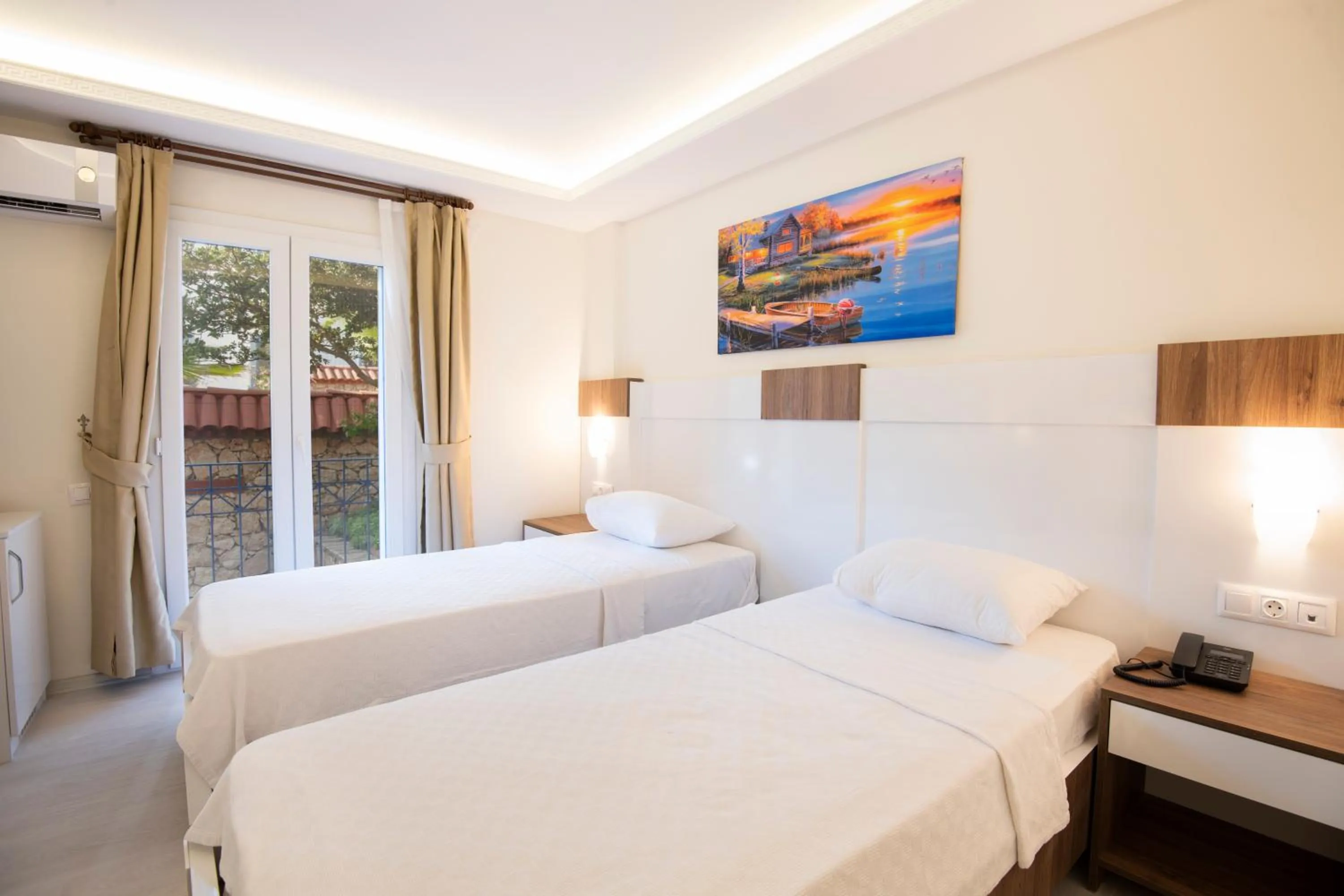 Photo of the whole room, Bed in Soothe Hotel