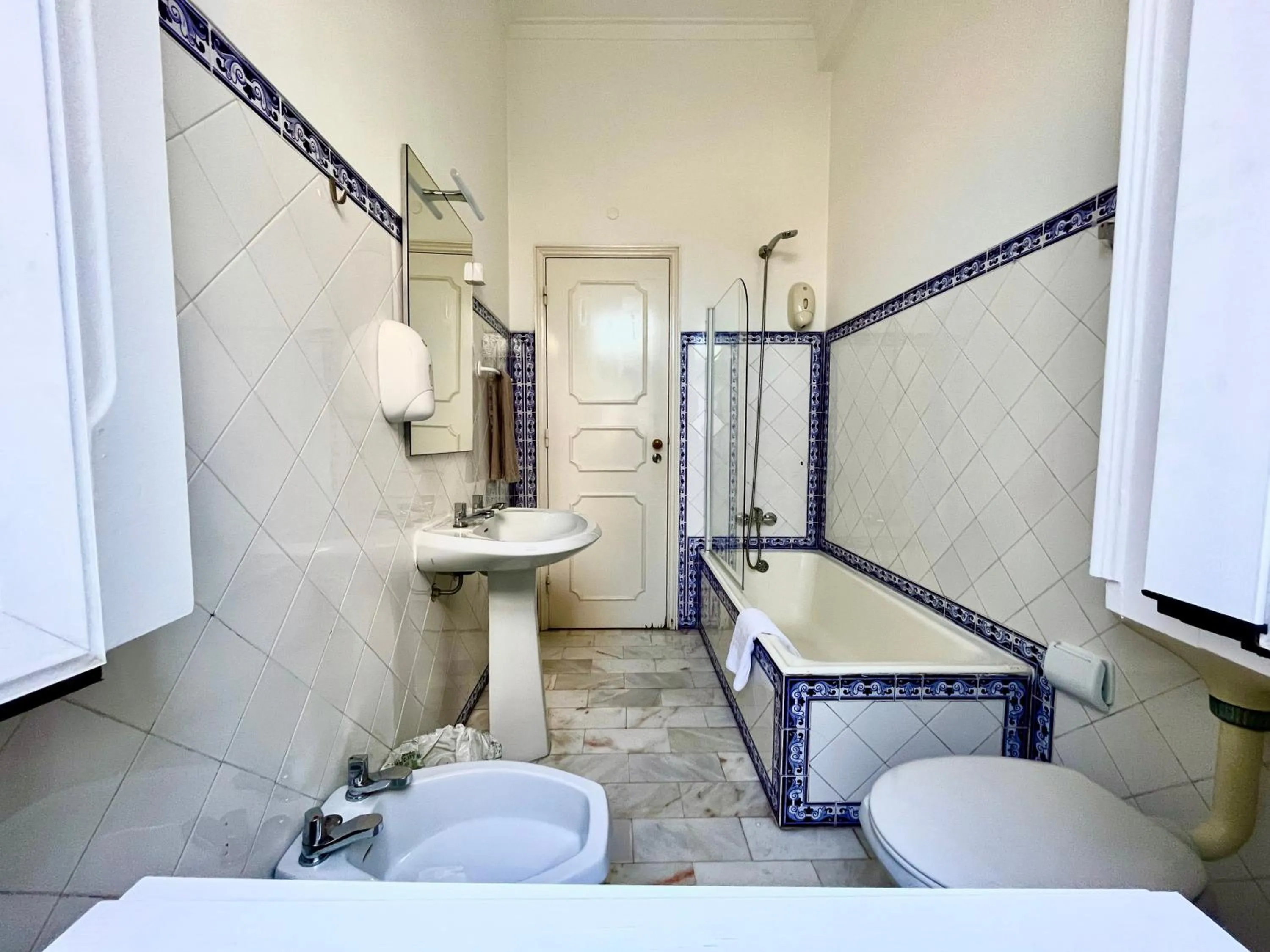 Shower in Eco Ljmonade Hostel