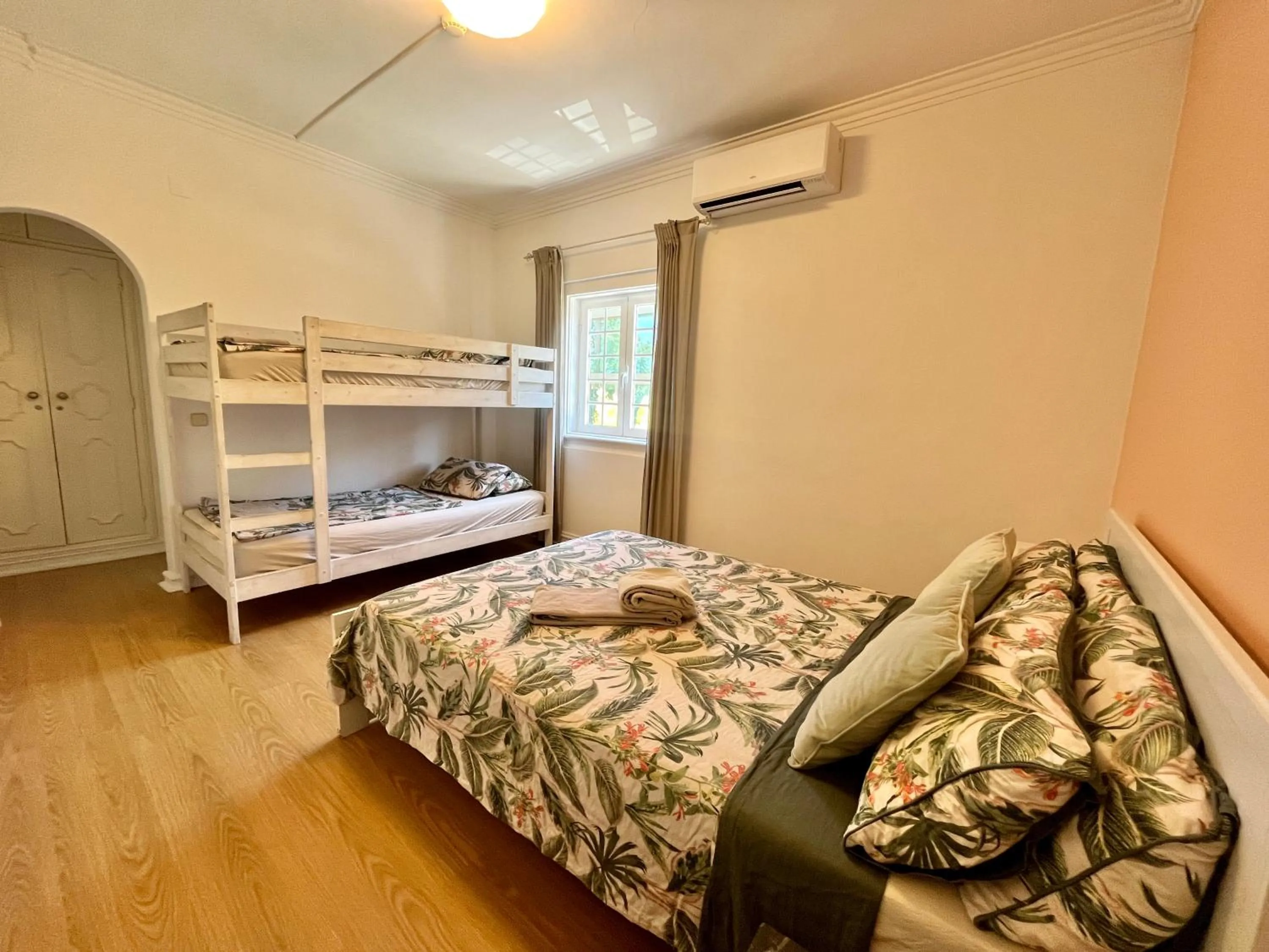 Photo of the whole room, Bed in Eco Ljmonade Hostel