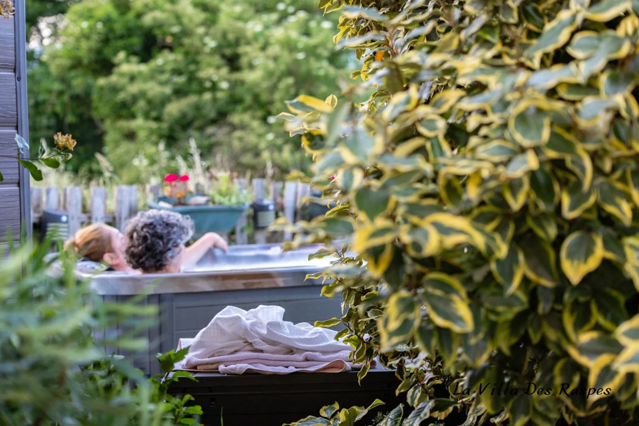 Hot Tub in La Villa Des Raspes - Séjour Spa - Adult Only