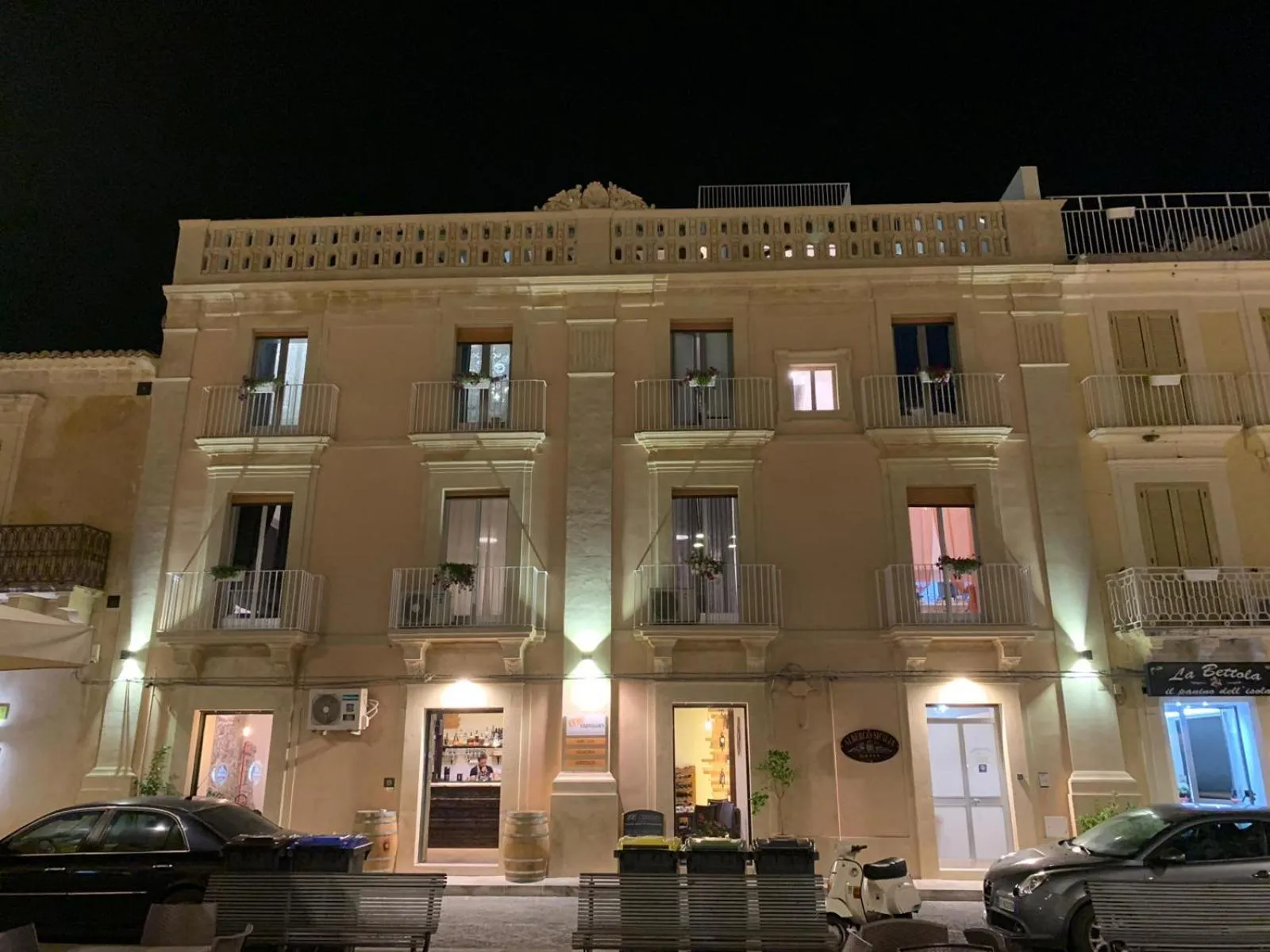 Property building in B&B Albergo Sicilia