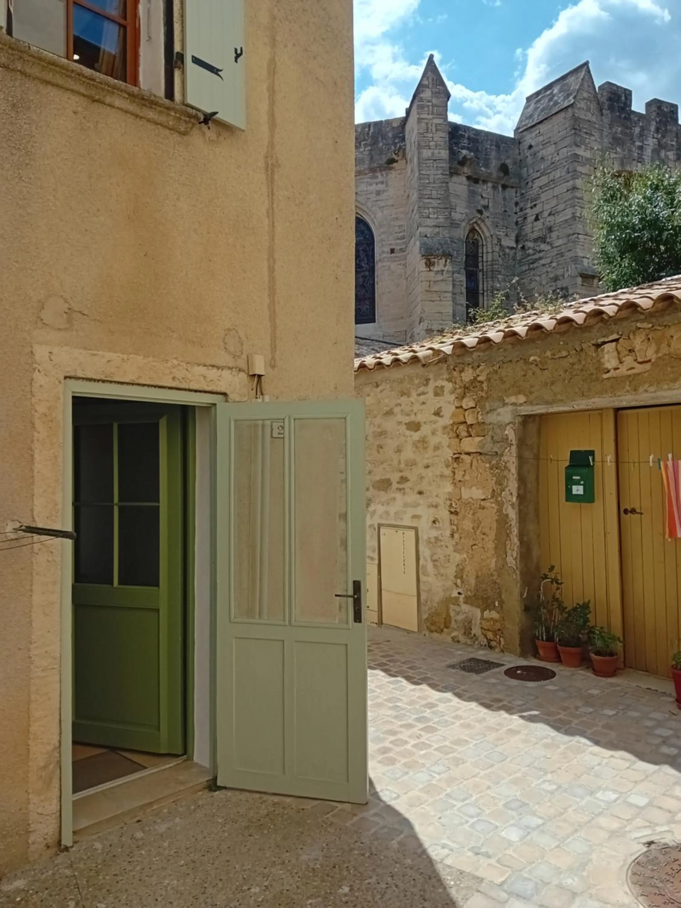 Street view in H2o Chambres d'Hôtes