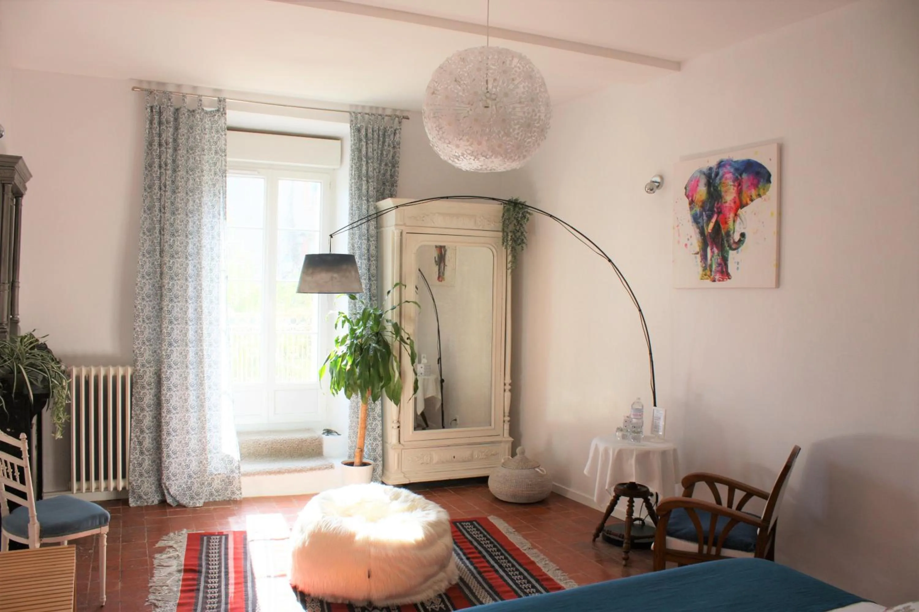 Bedroom in H2o Chambres d'Hôtes