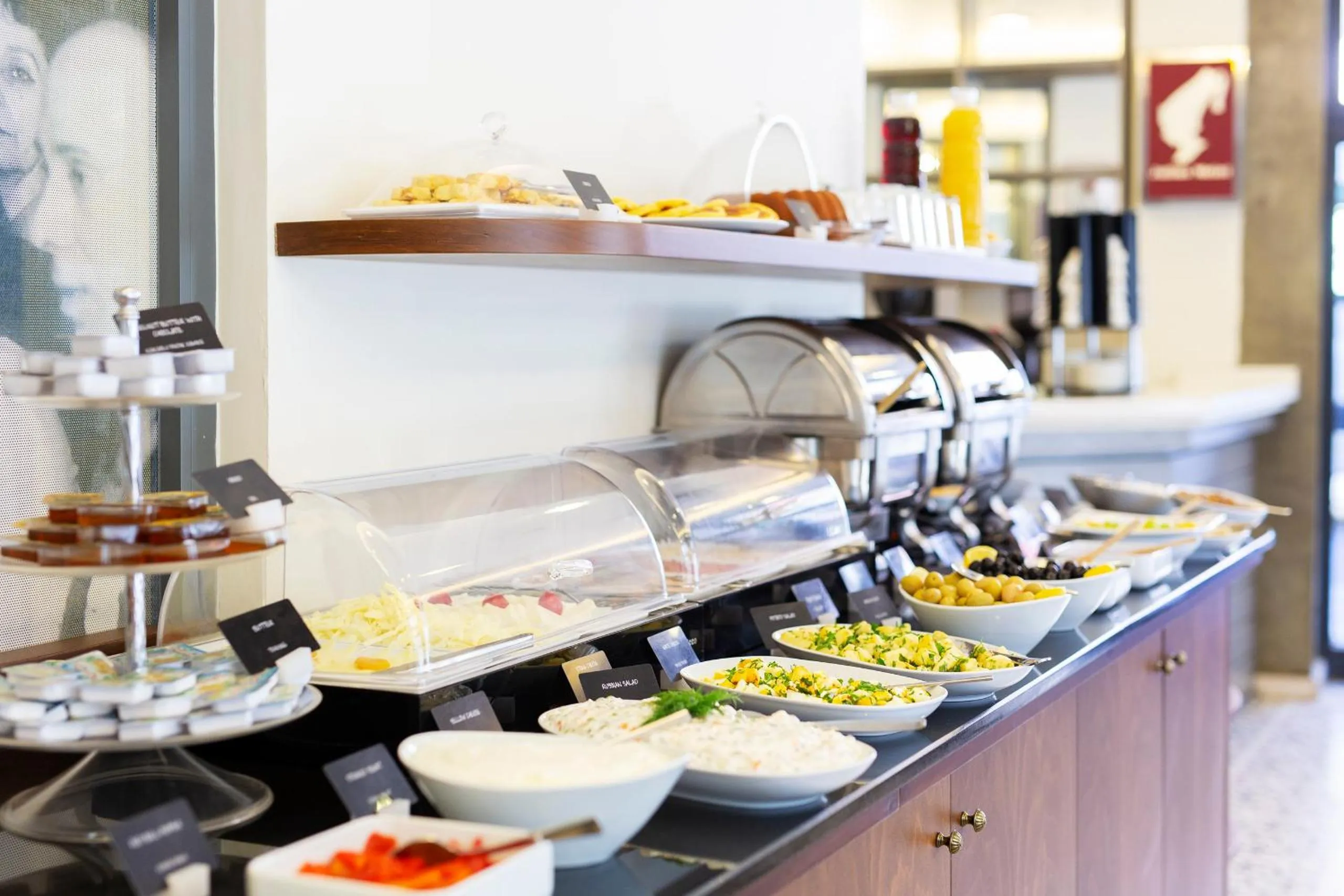 Buffet breakfast in Hotellino Istanbul