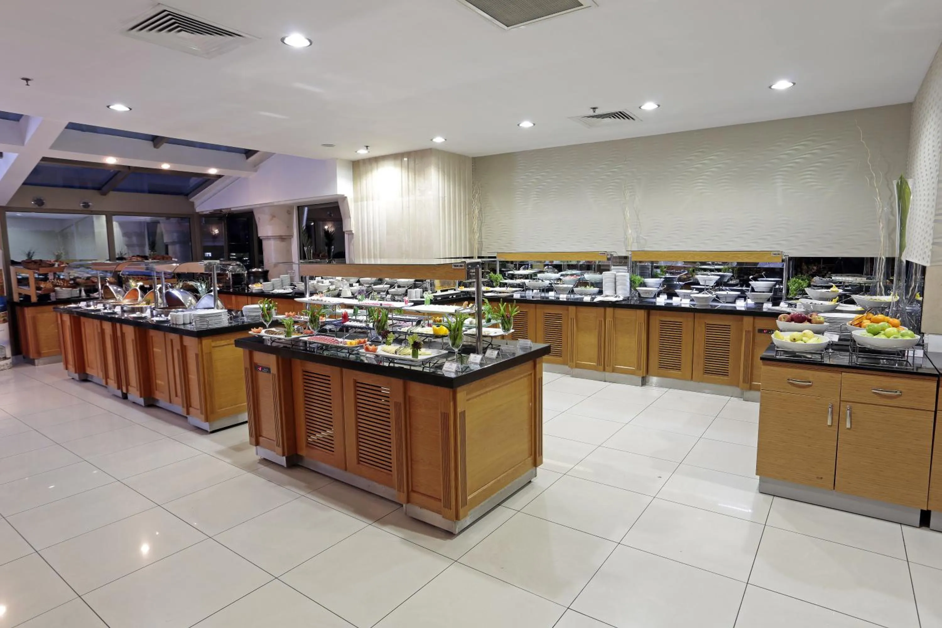 Restaurant/places to eat in Eser Premium Hotel & Spa