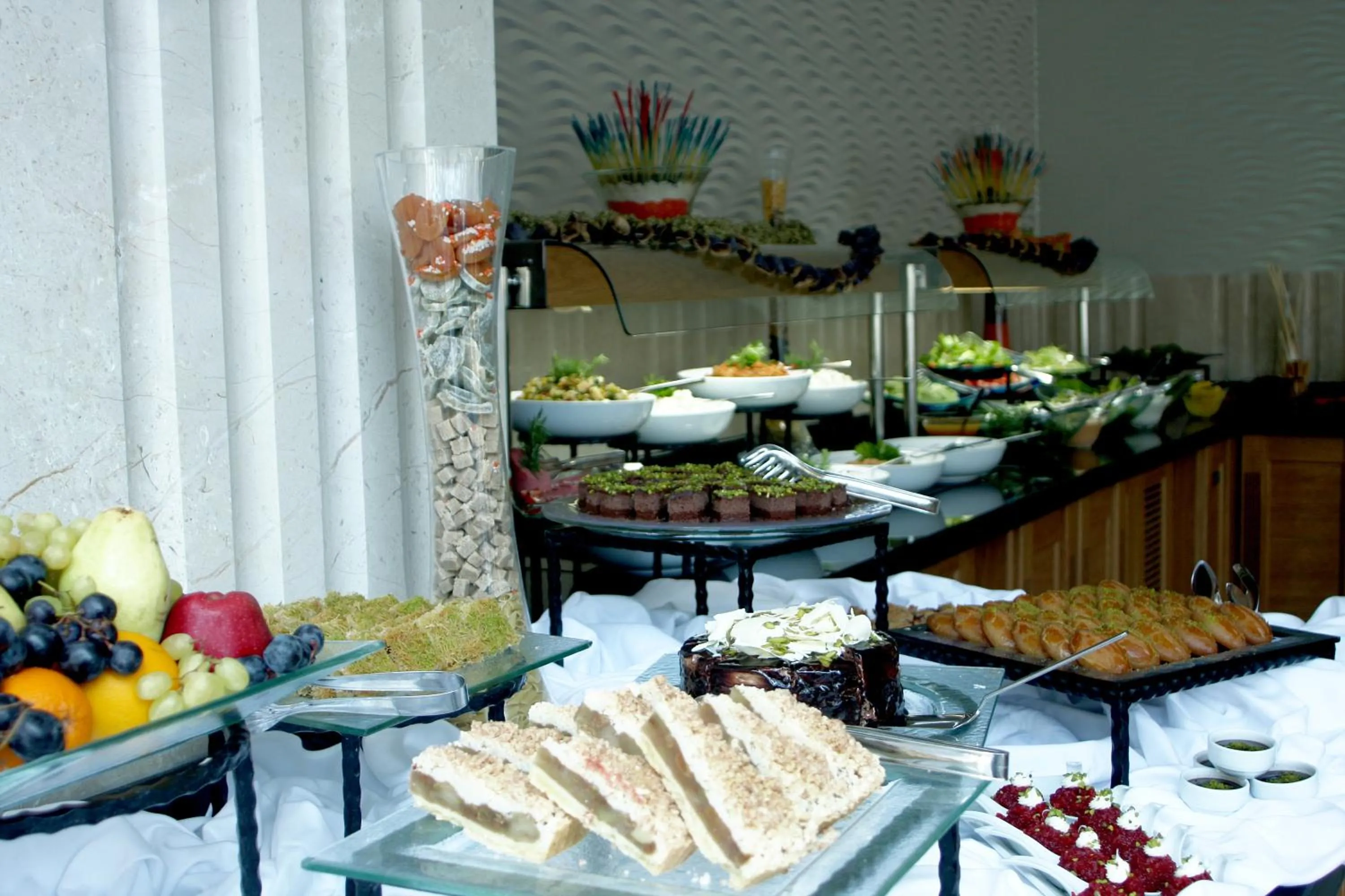 Food and drinks in Eser Premium Hotel & Spa
