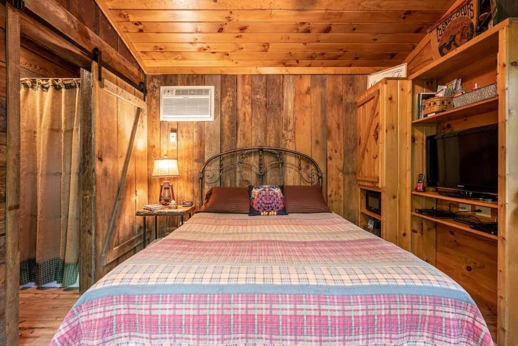 Bed in The Owl's Perch