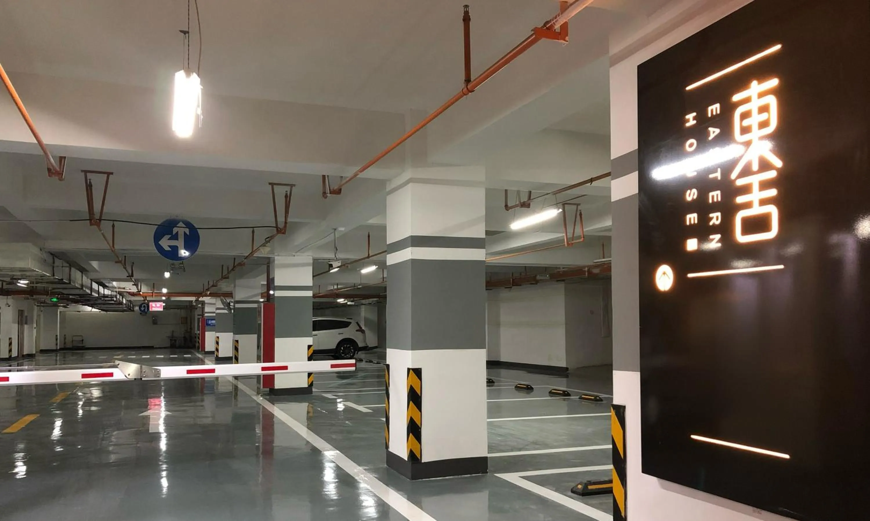 Parking in Eastern House Xi'an