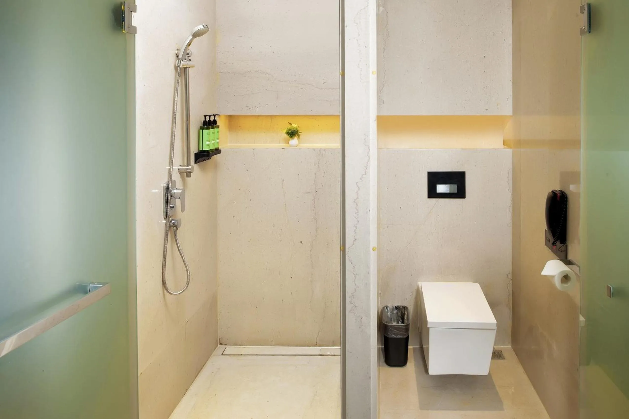 Shower in Eastern House Xi'an