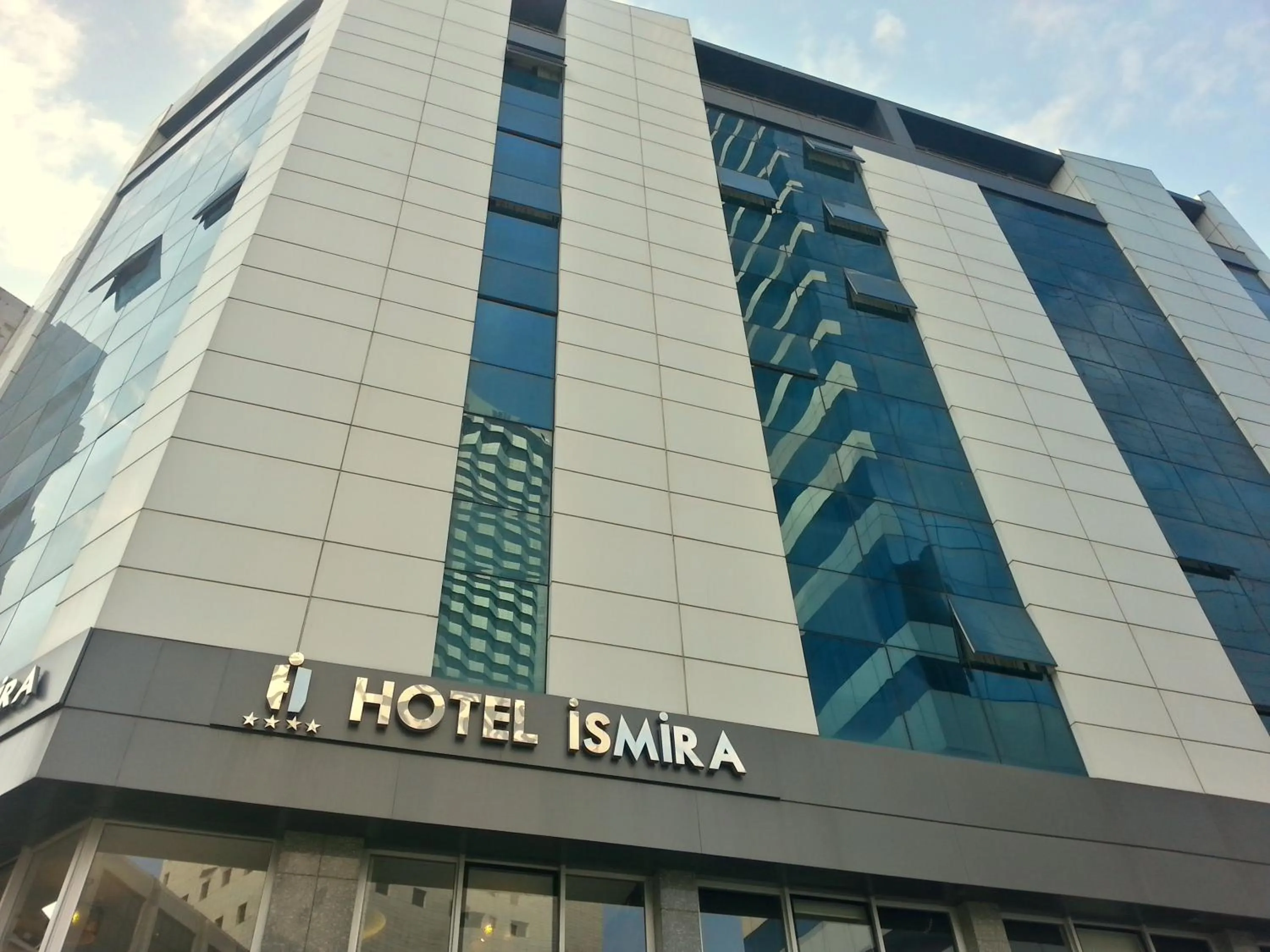 Facade/entrance in Hotel Ismira