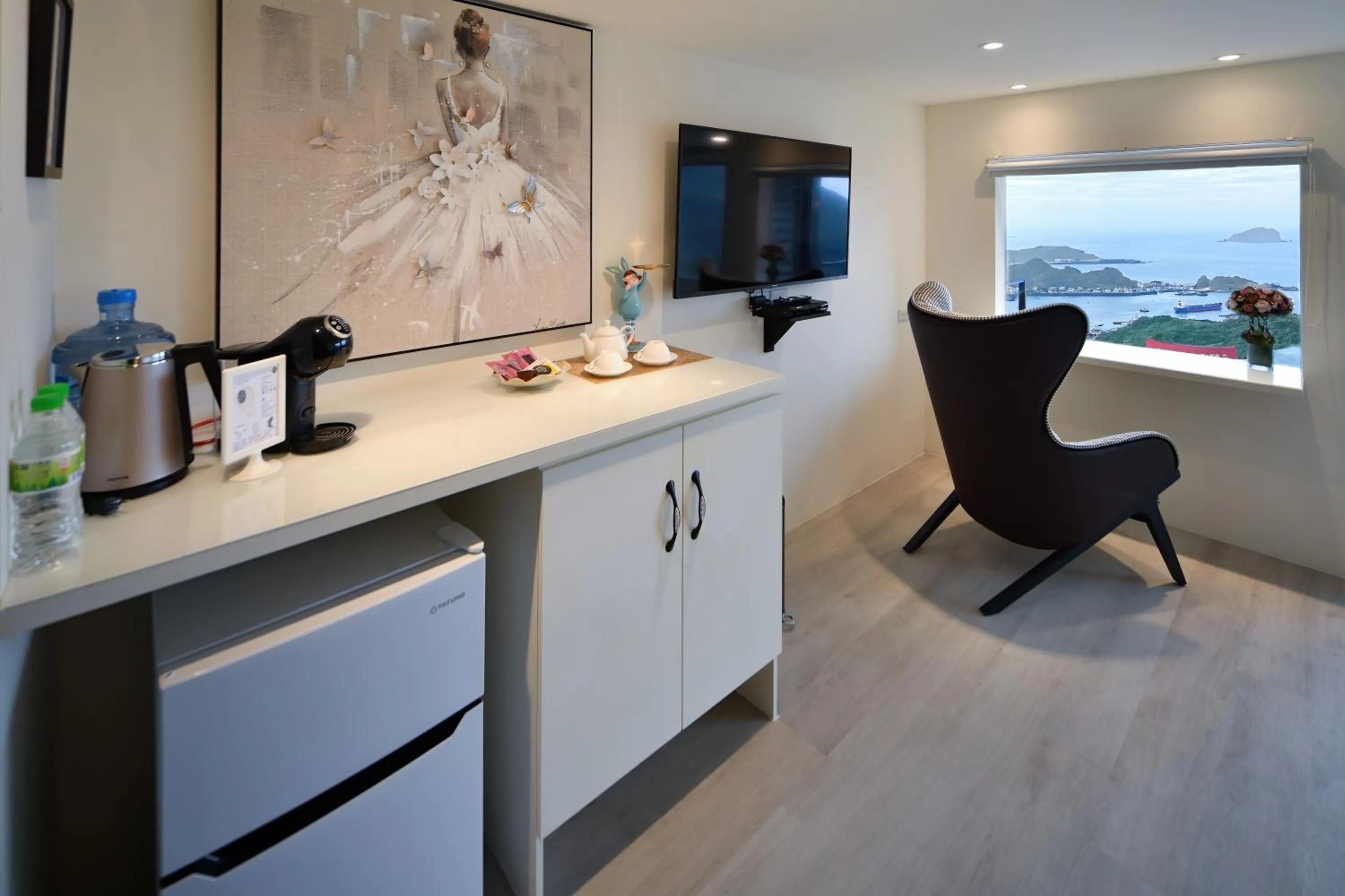 TV and multimedia in Windsor's Sunlight Han-Guan