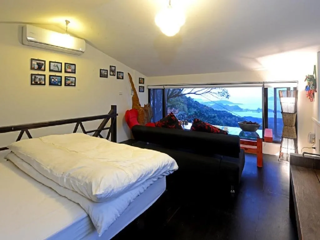 Mountain view, Bed in Windsor's Breeze