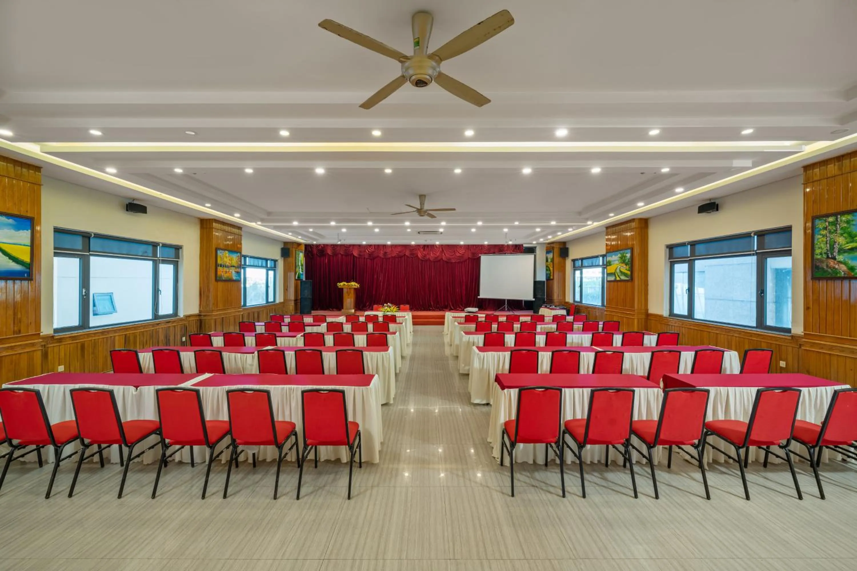 Meeting/conference room in Golden Sea 3 Hotel