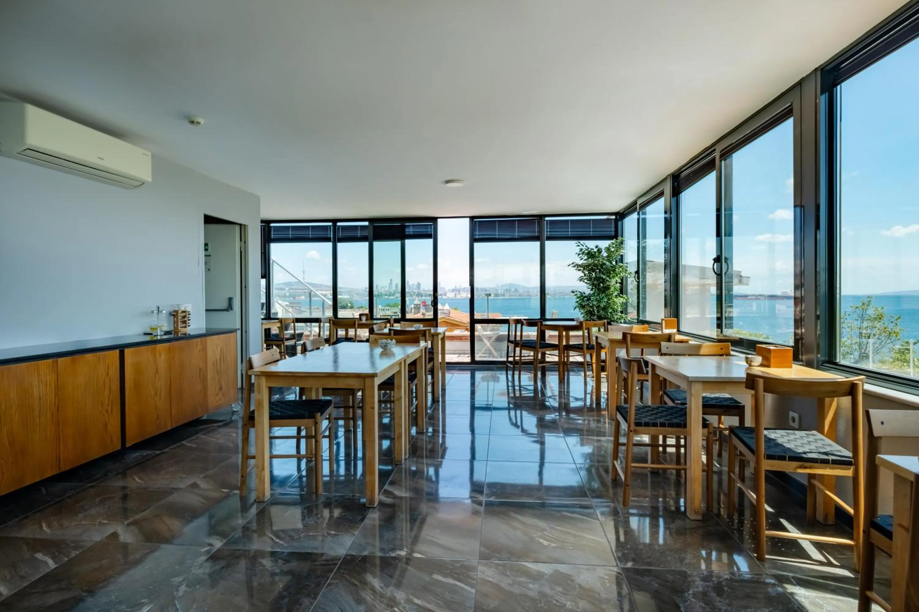 Restaurant/places to eat in Mangana Konak Hotel