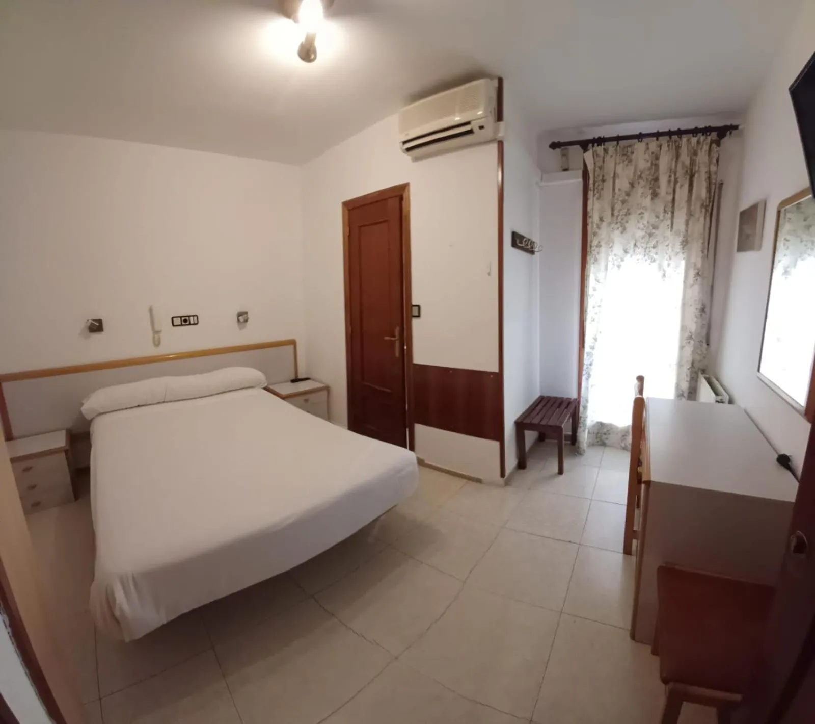 Bed in Hostal Lizana 2