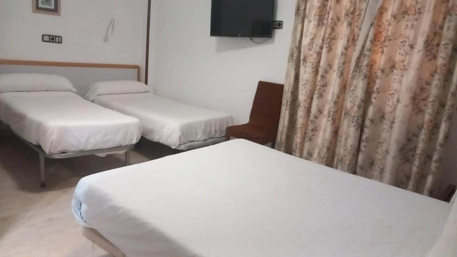 Bed in Hostal Lizana 2