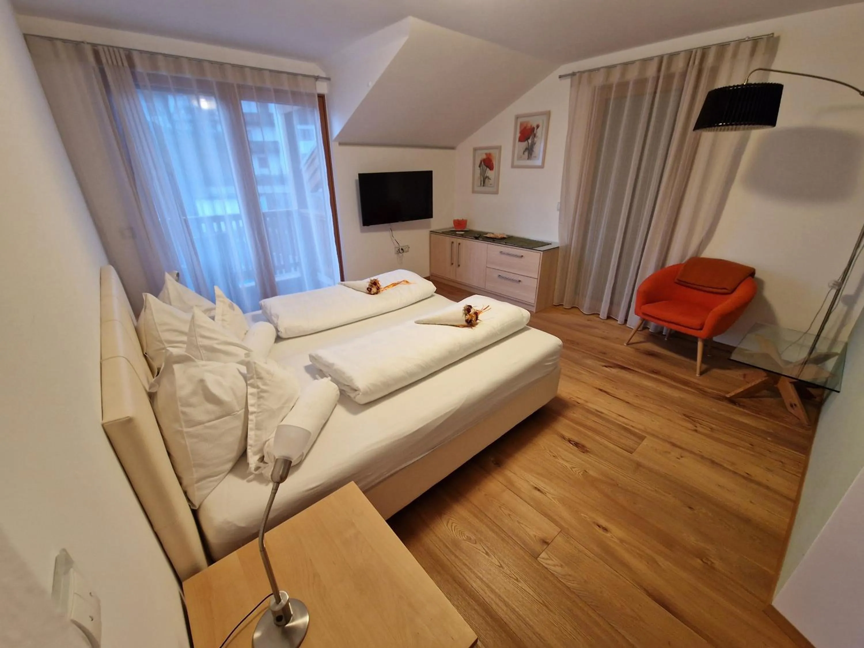 Photo of the whole room, Bed in Spanglerhaus