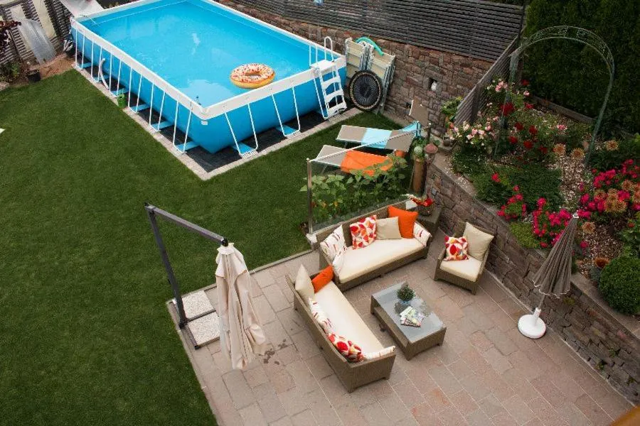Swimming pool in Spanglerhaus