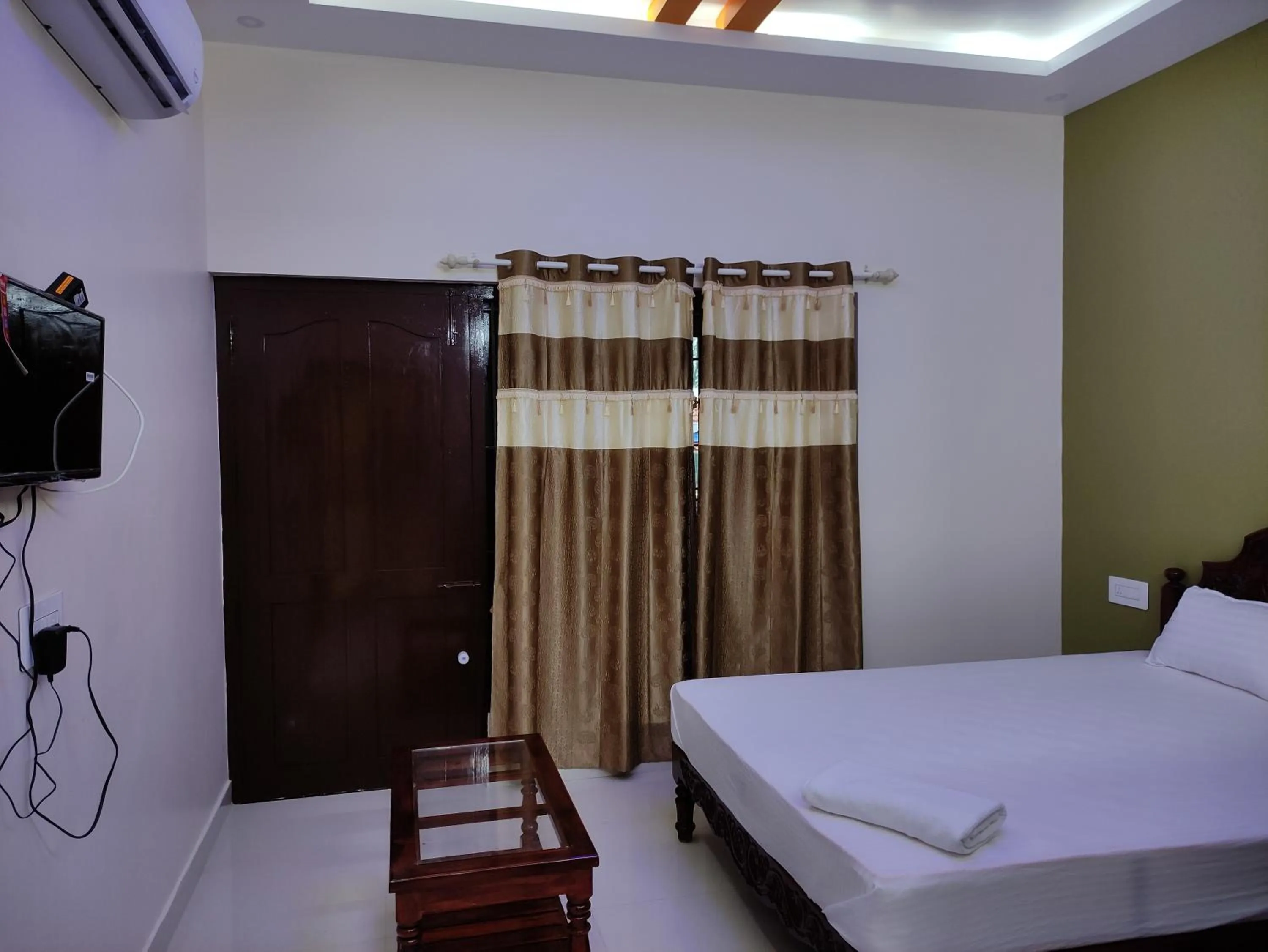 Bed in Kayaloram Resort