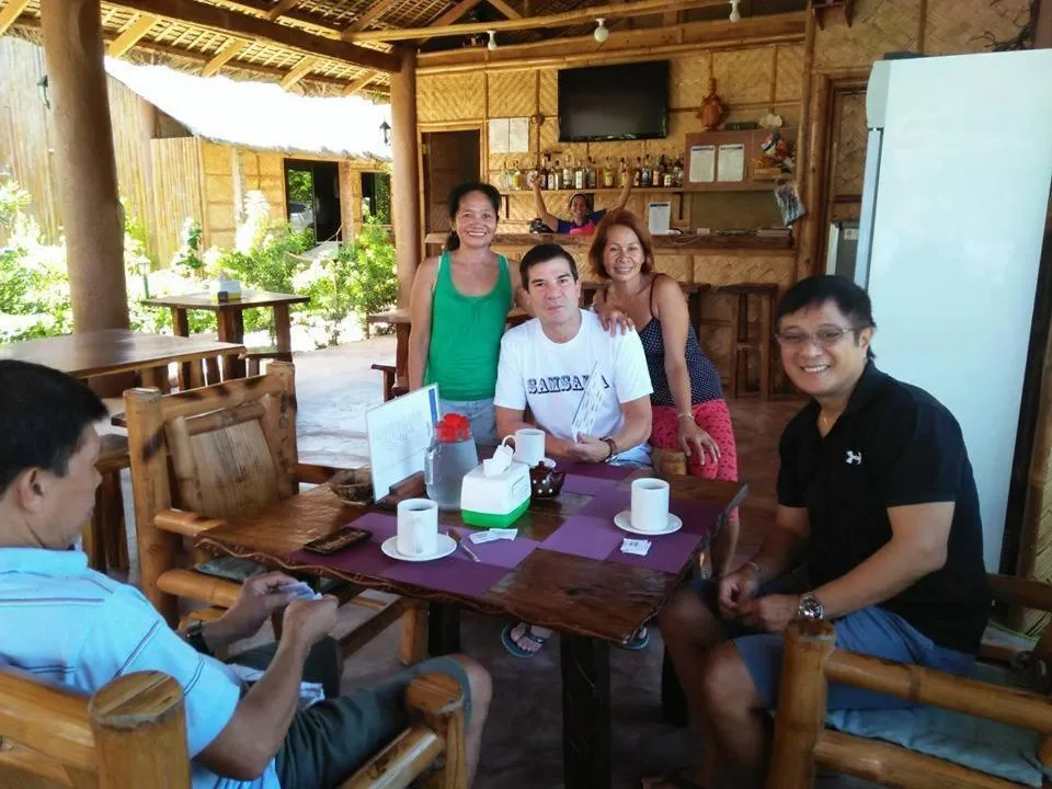 Restaurant/places to eat in Calayo Beach Resort