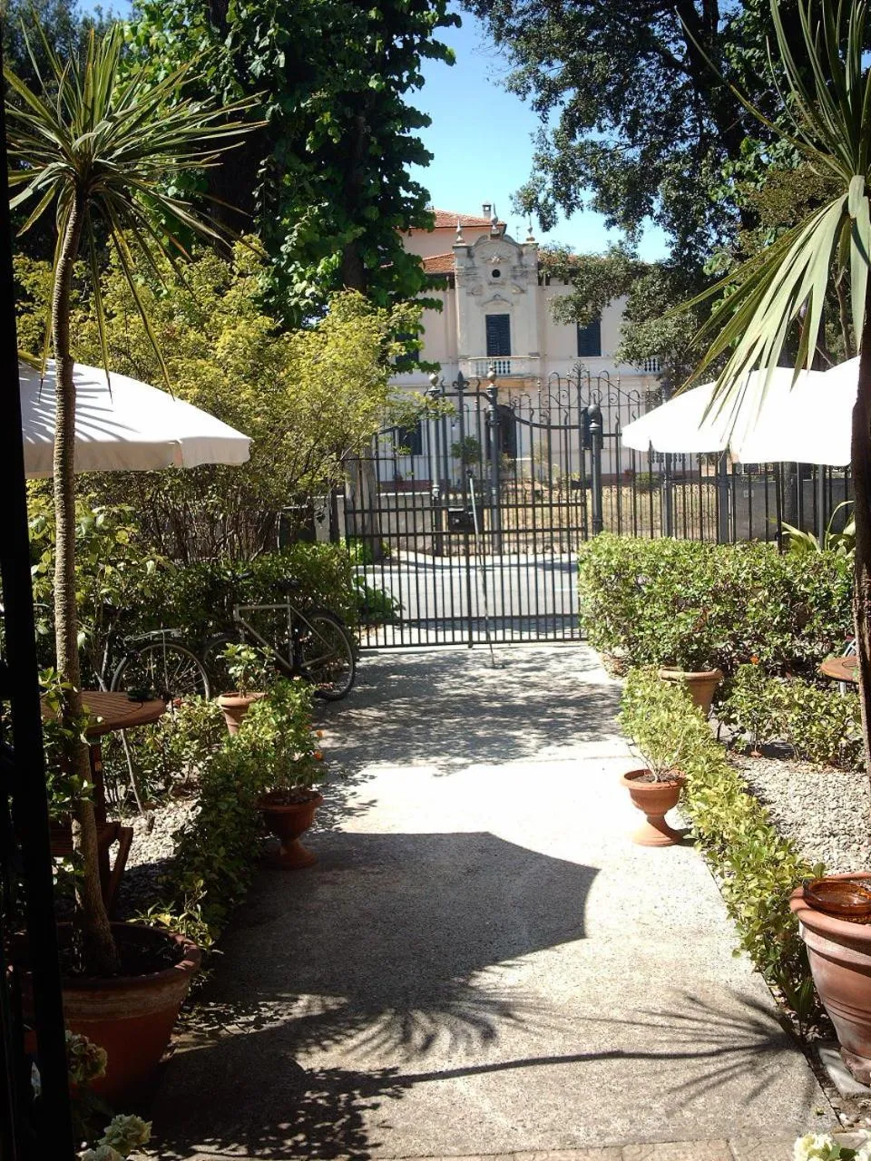 Garden in Le Villi FRIENDLY B&B