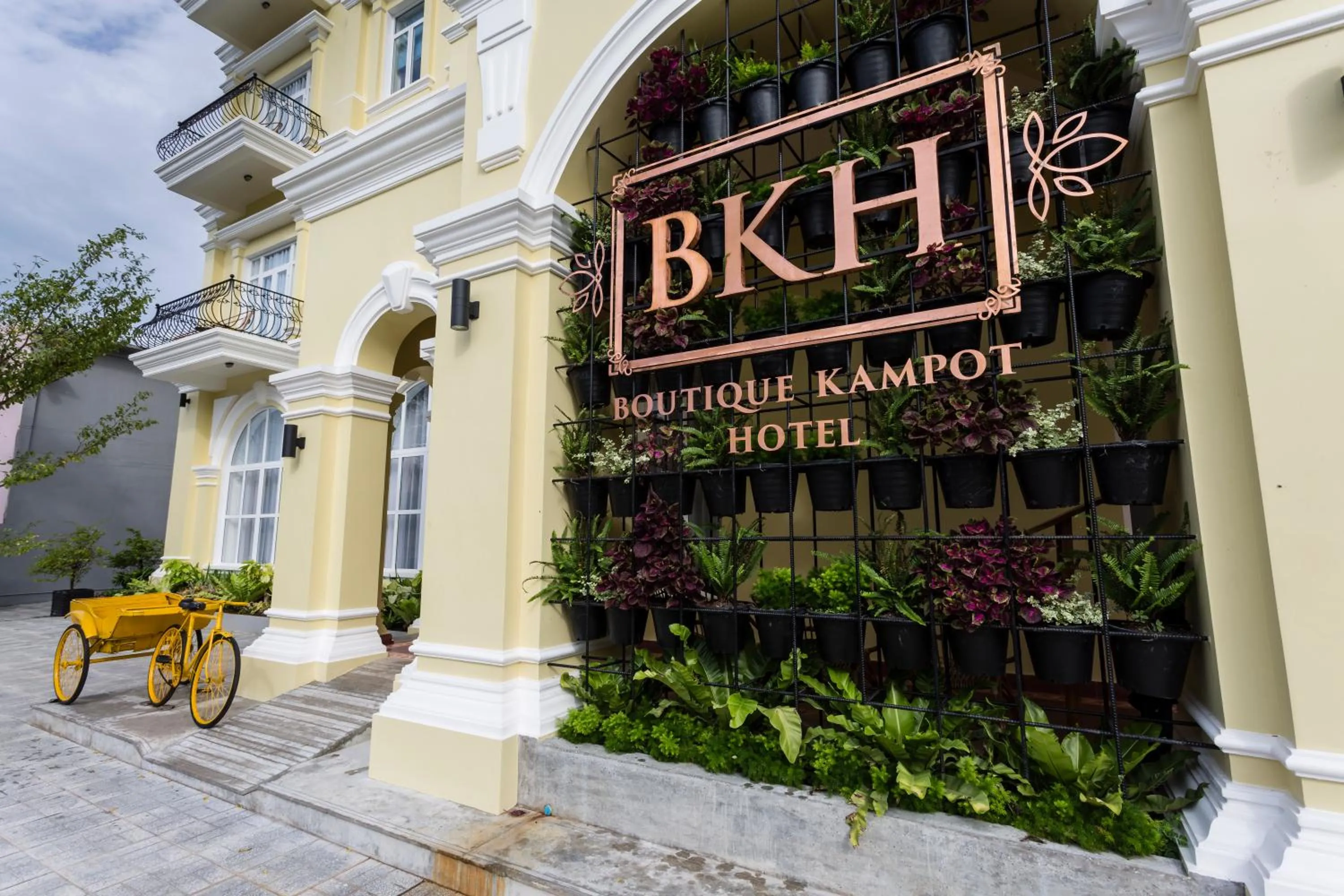 Garden view in Boutique Kampot Hotel