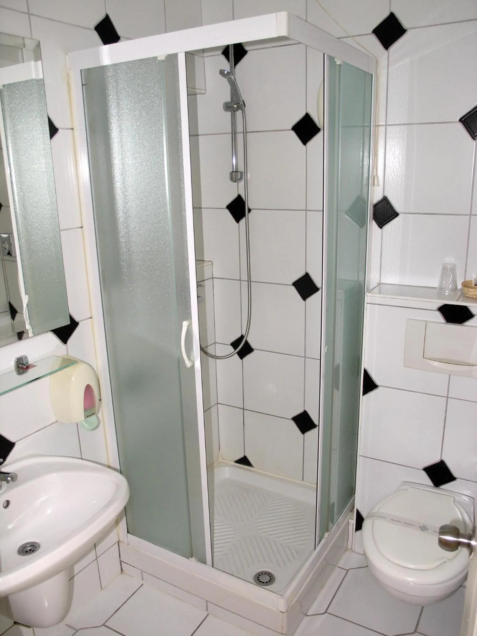 Shower in Hotel Kralj Tomislav
