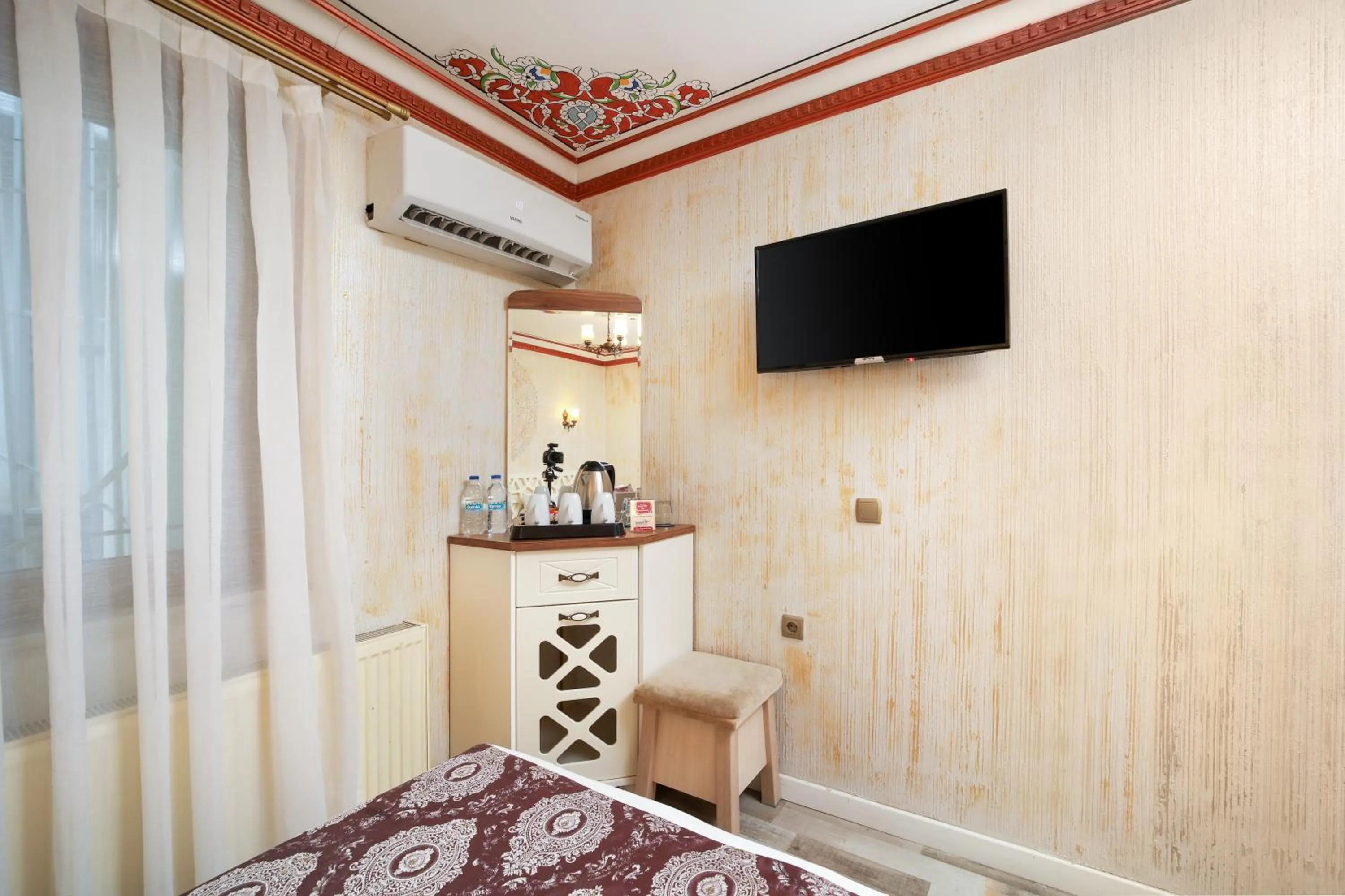 TV and multimedia, Bed in Aldem Hotel