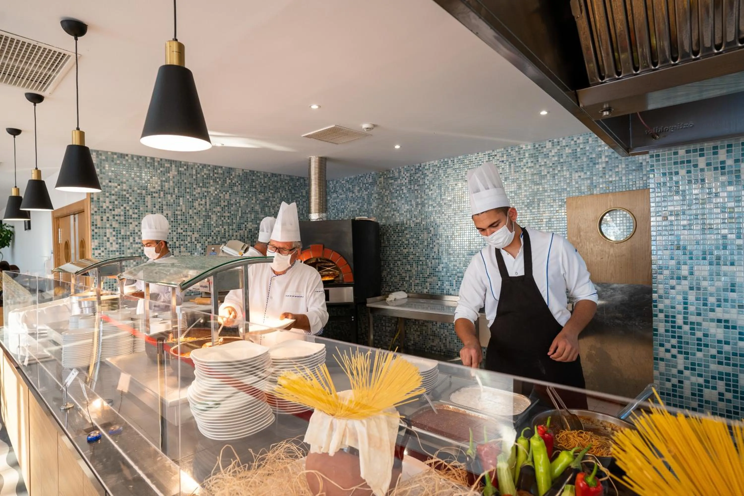 Restaurant/places to eat in Grand Hotel Ontur Cesme